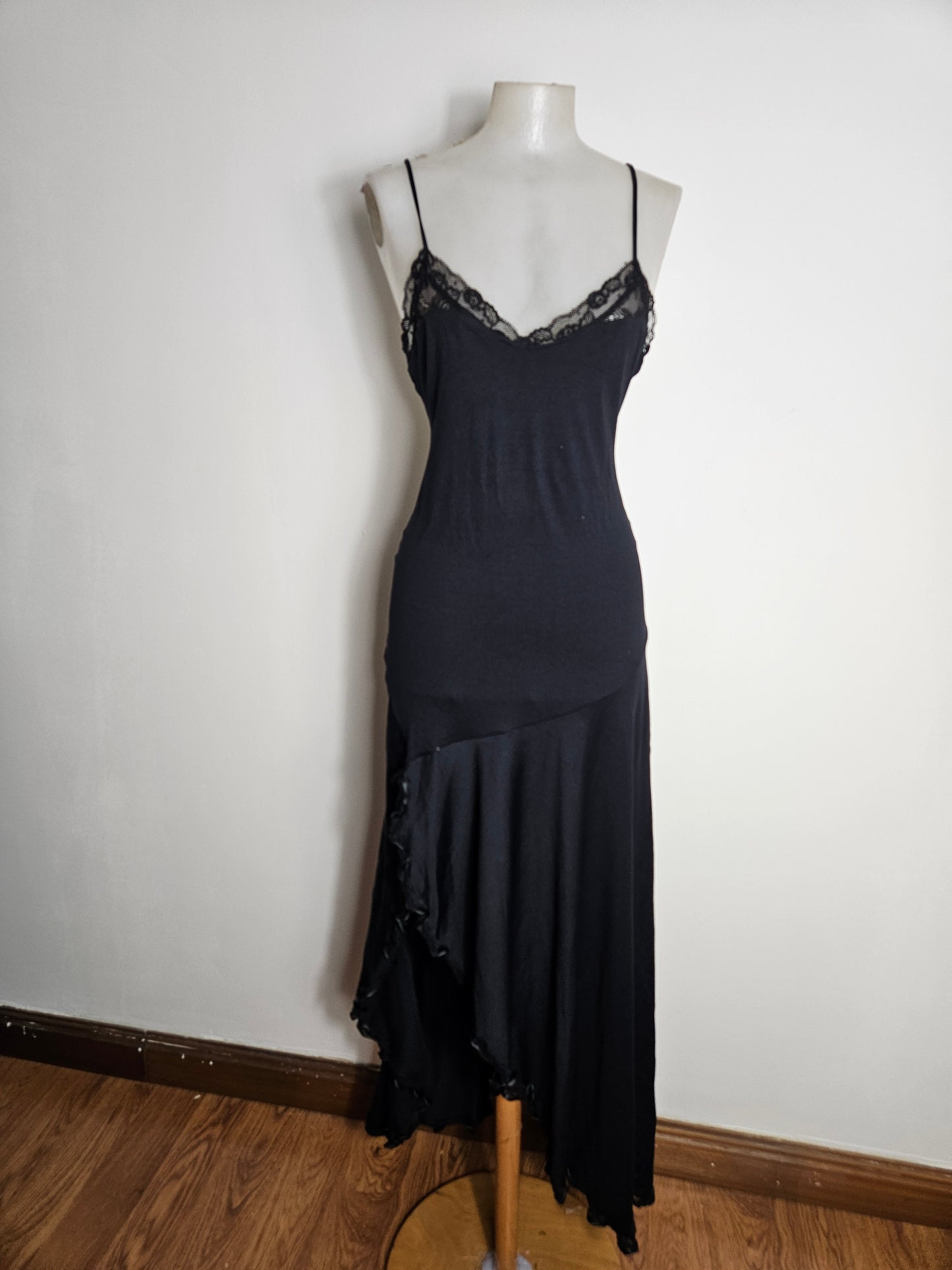 Vestido largo negro con espalda descubierta
