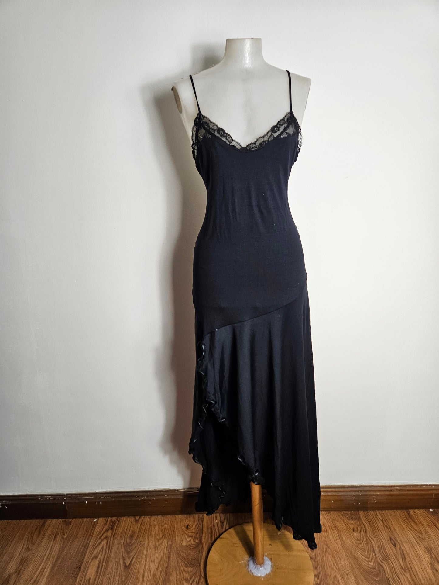 Vestido largo negro con espalda descubierta