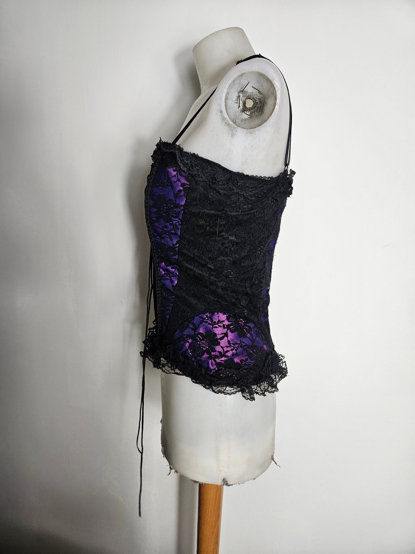Haut esprit corset noir et violet