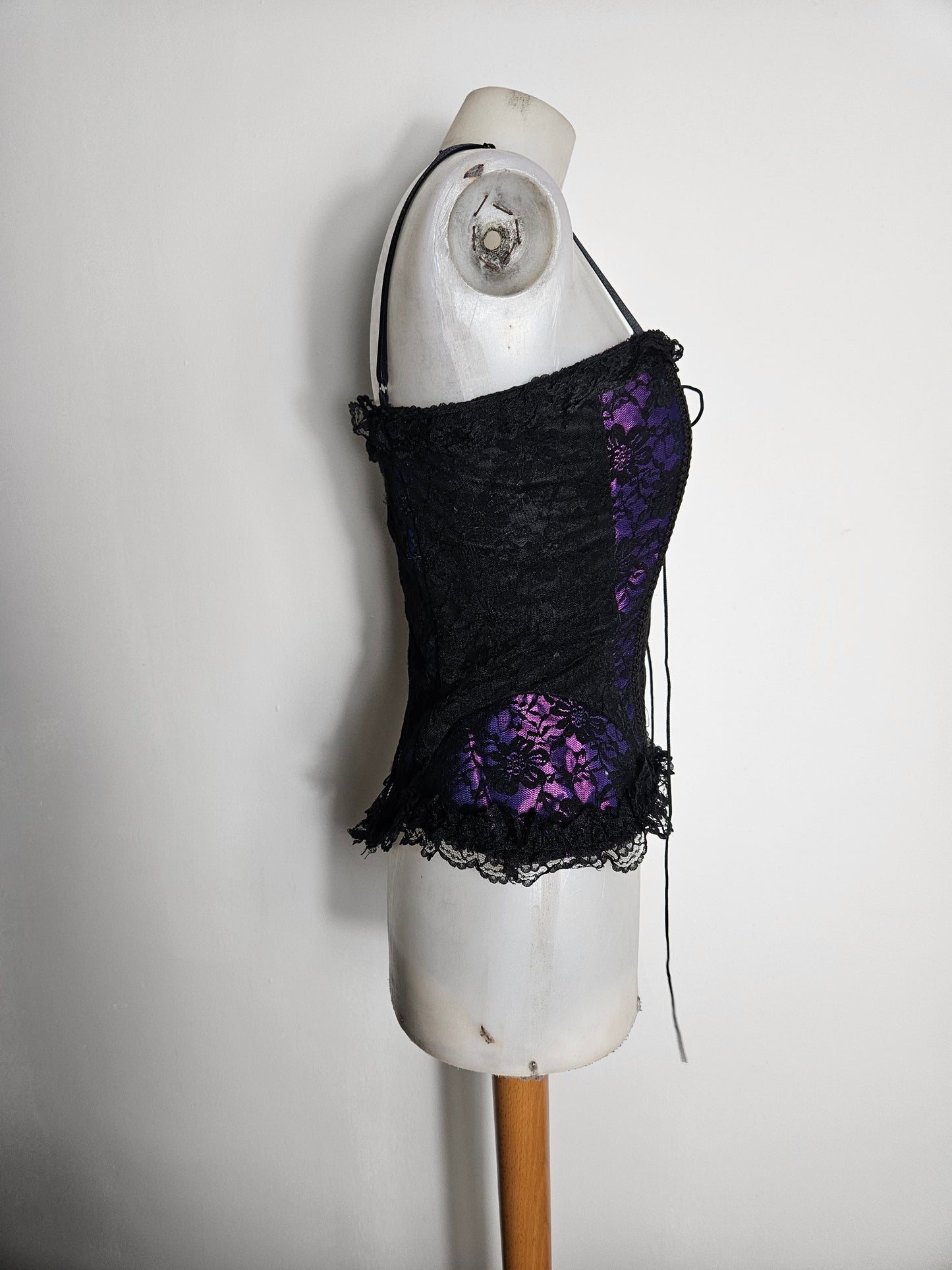 Haut esprit corset noir et violet