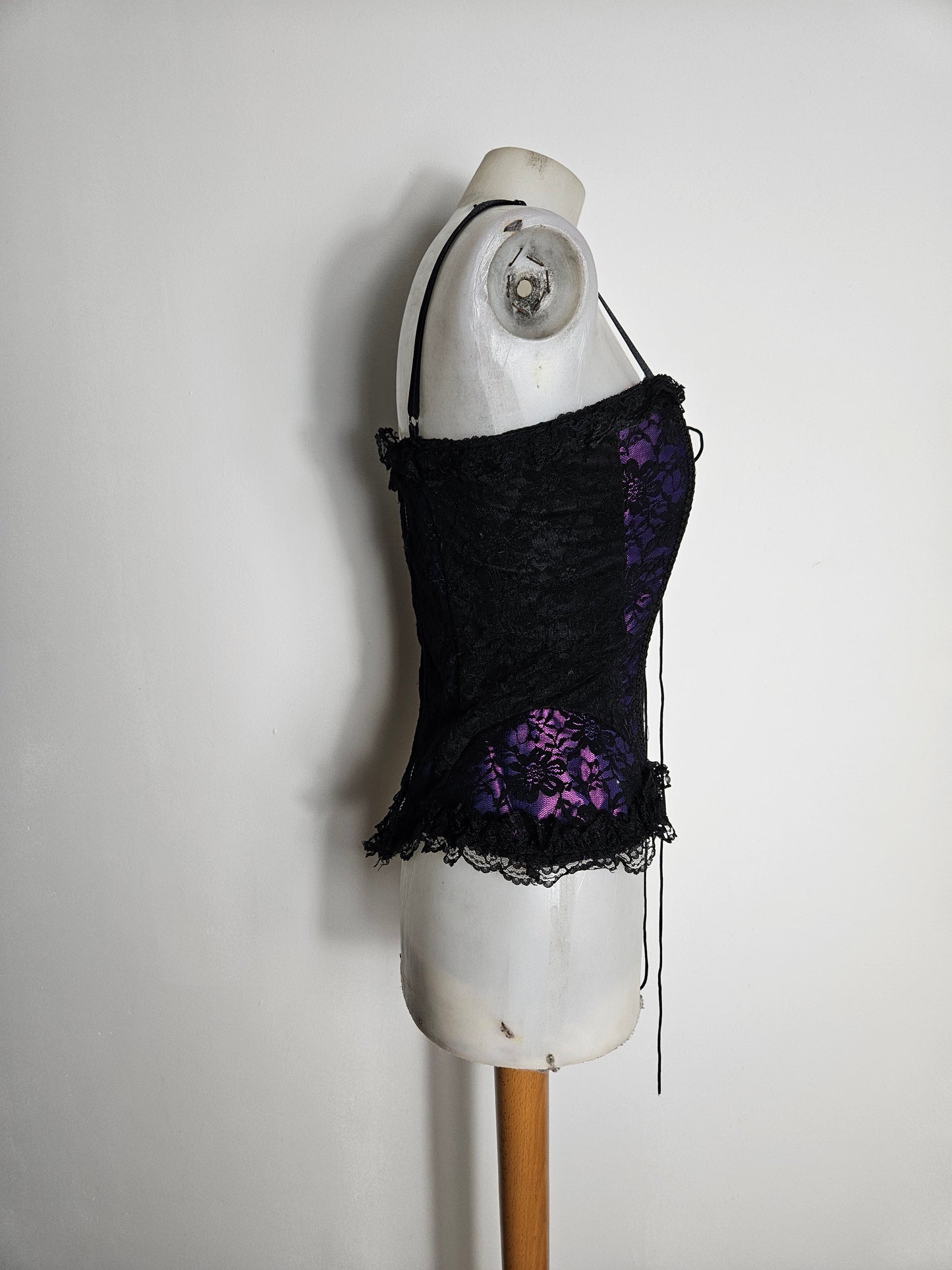 Haut esprit corset noir et violet