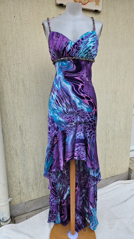 Longue robe asymétrique tons bleus et violets