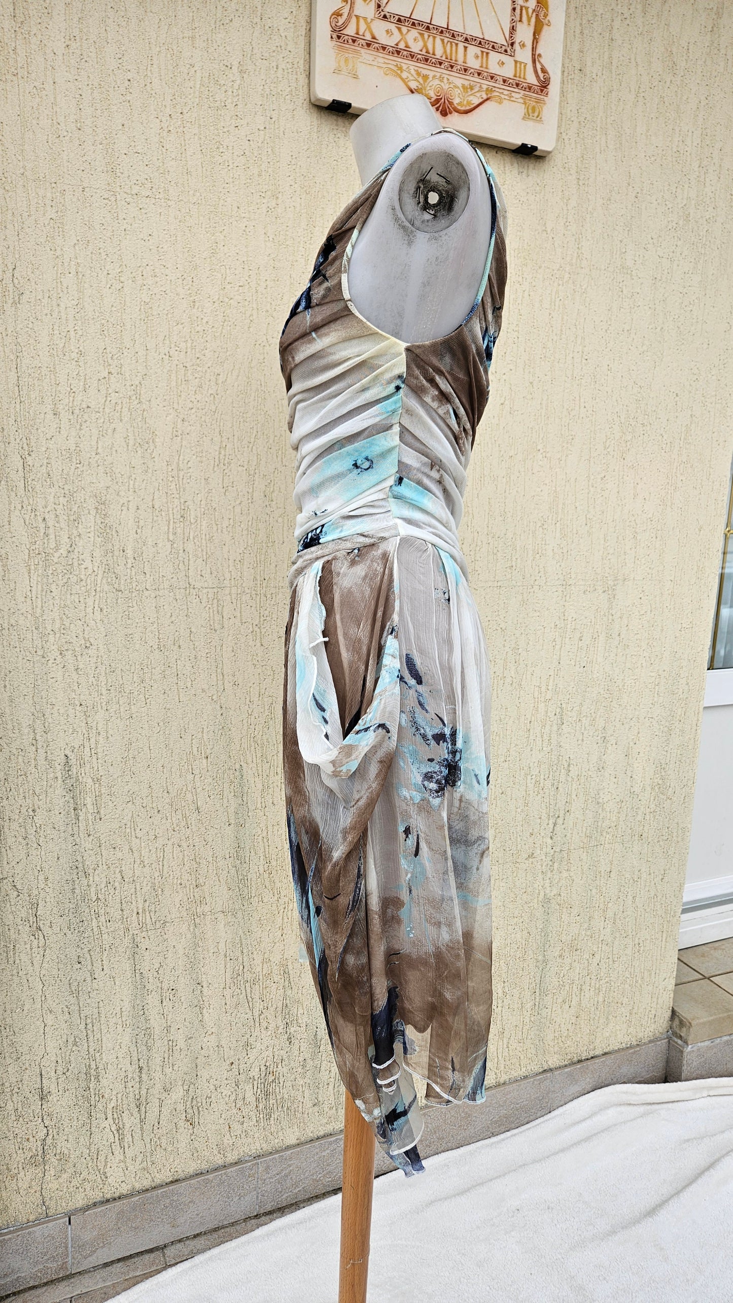 Robe asymétrique motif abstrait