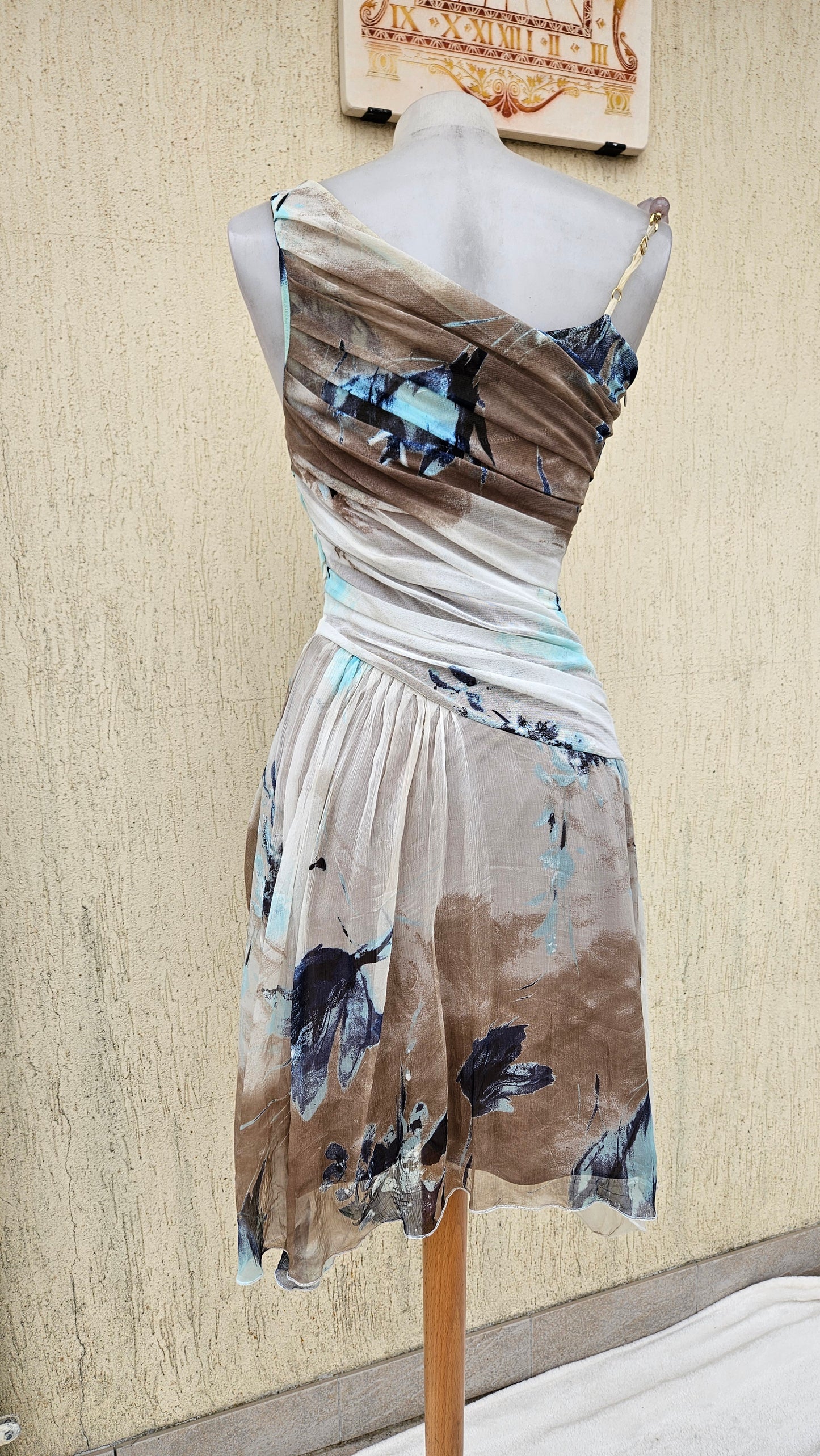 Robe asymétrique motif abstrait