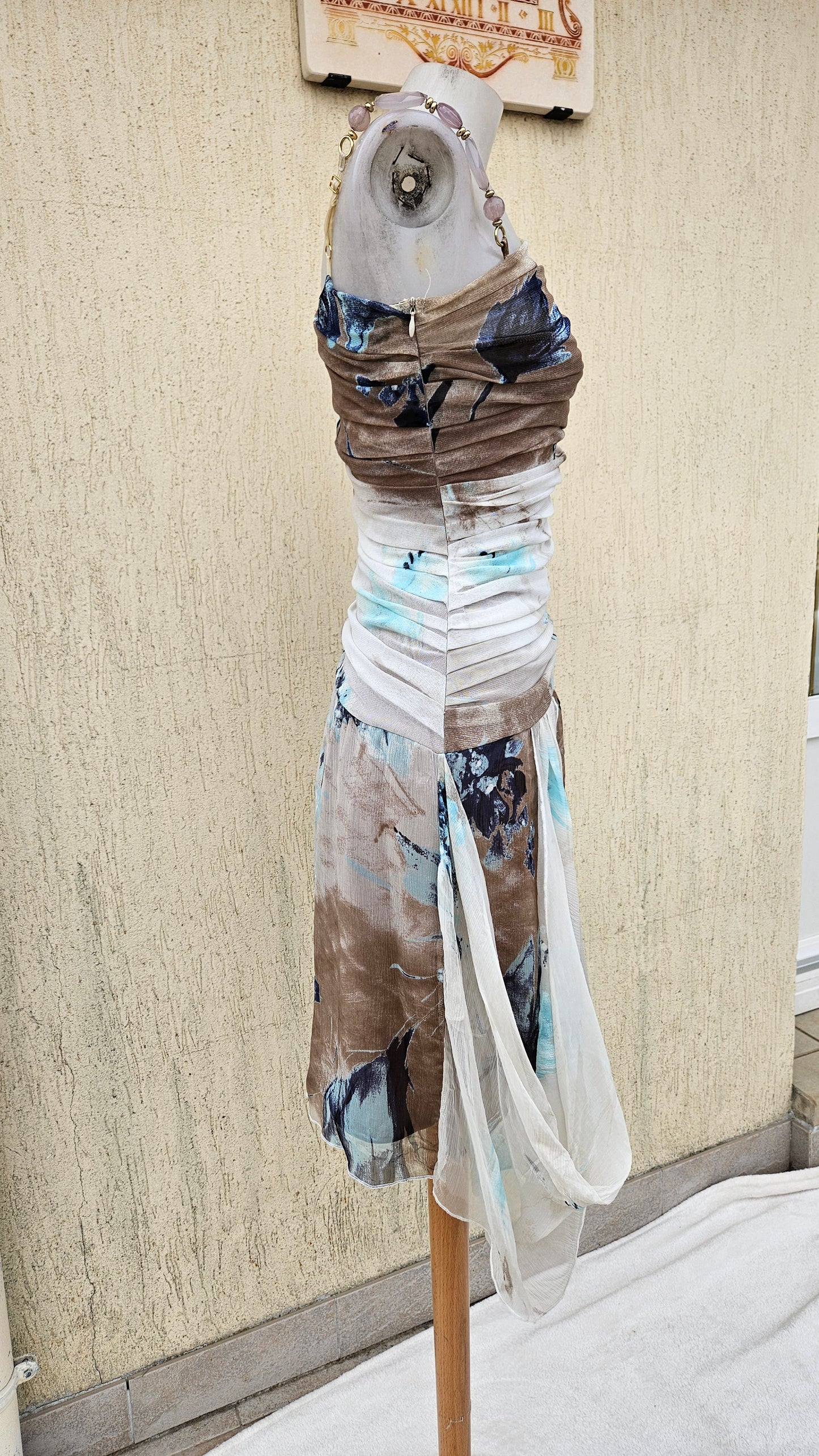 Robe asymétrique motif abstrait