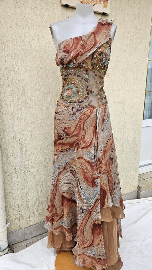 Maxi robe en soie brodée