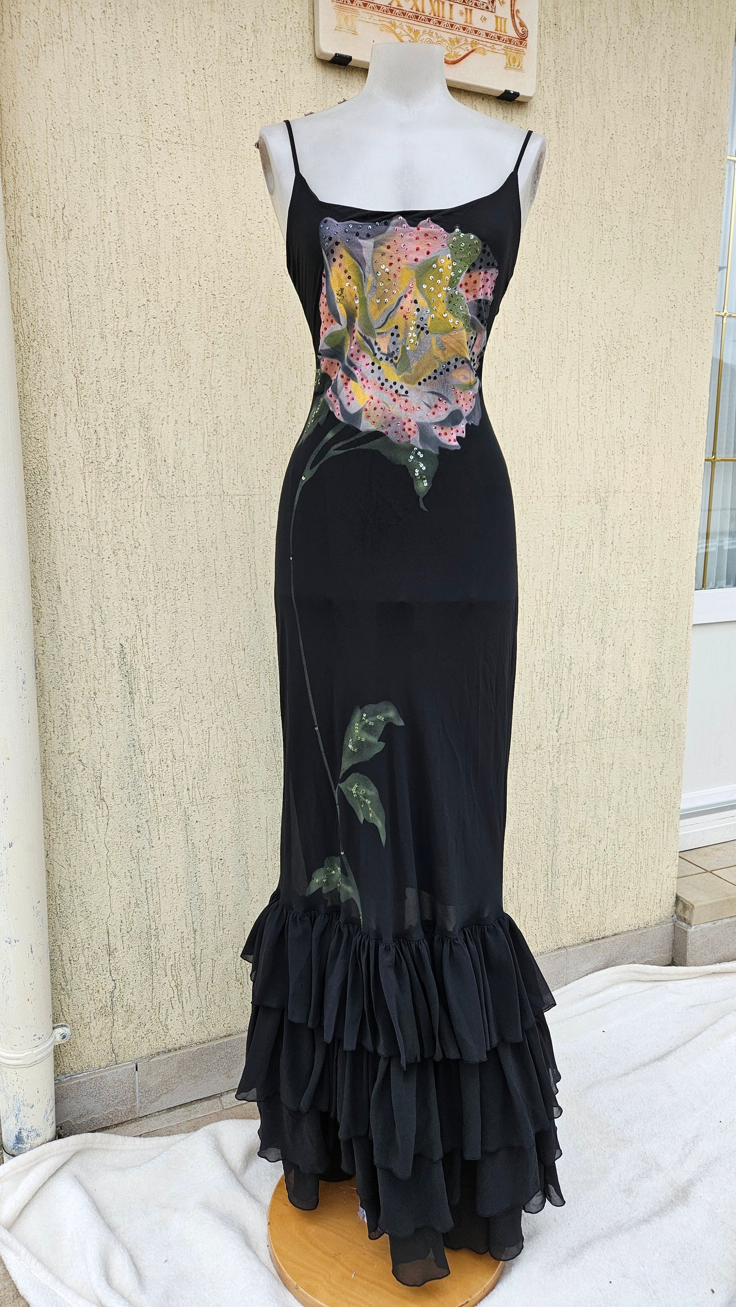 Robe en voile détails fleurs et broderies