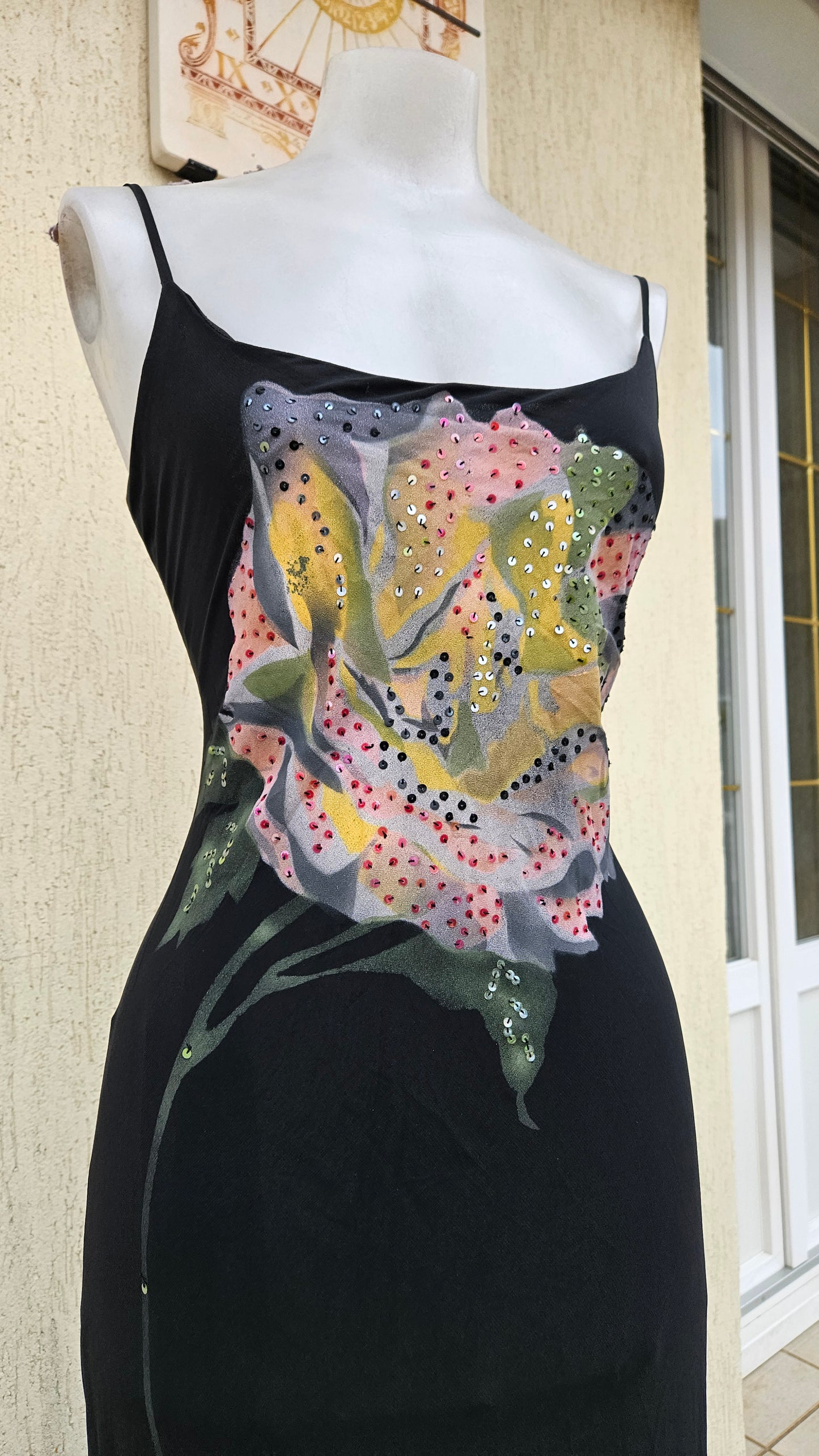Robe en voile détails fleurs et broderies