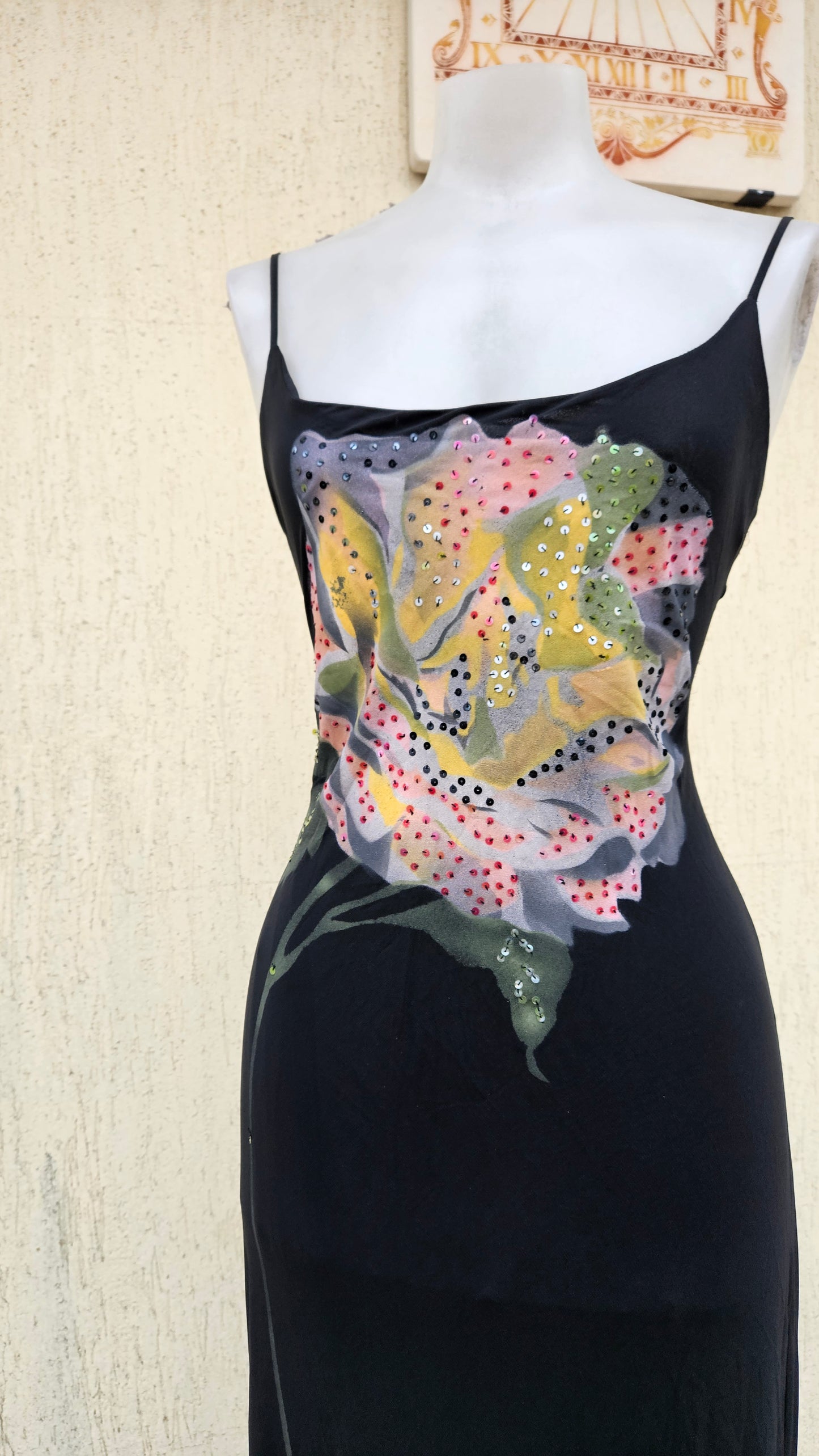 Robe en voile détails fleurs et broderies