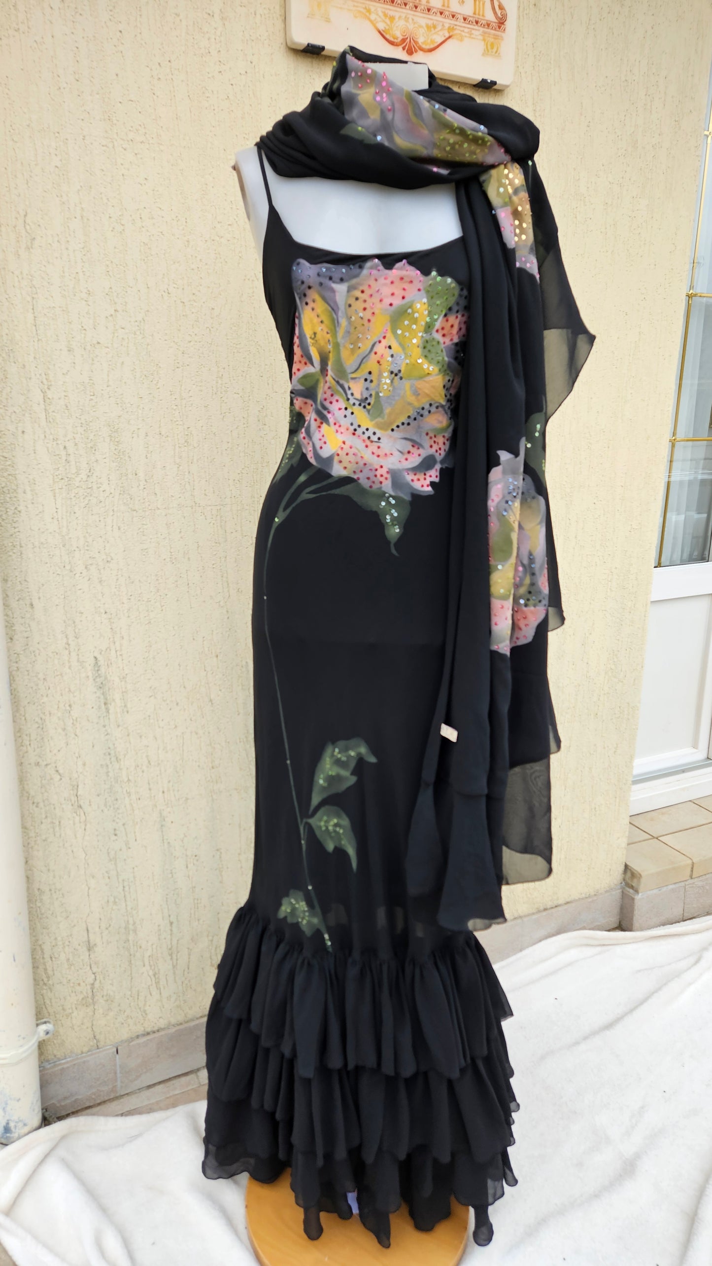 Robe en voile détails fleurs et broderies