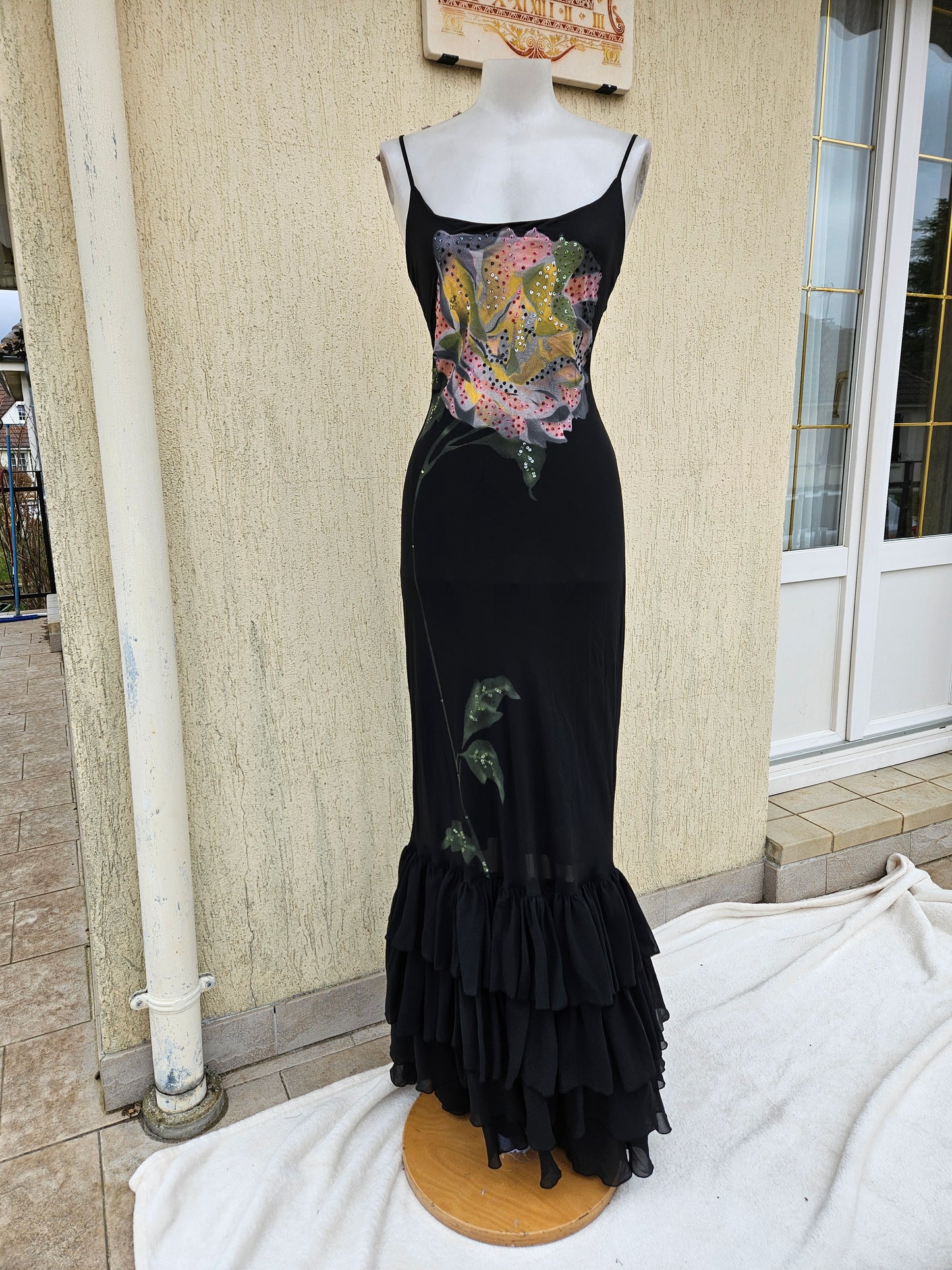 Robe en voile détails fleurs et broderies