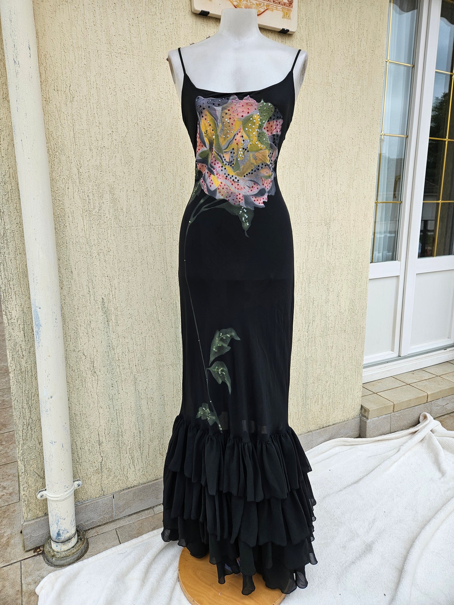Robe en voile détails fleurs et broderies