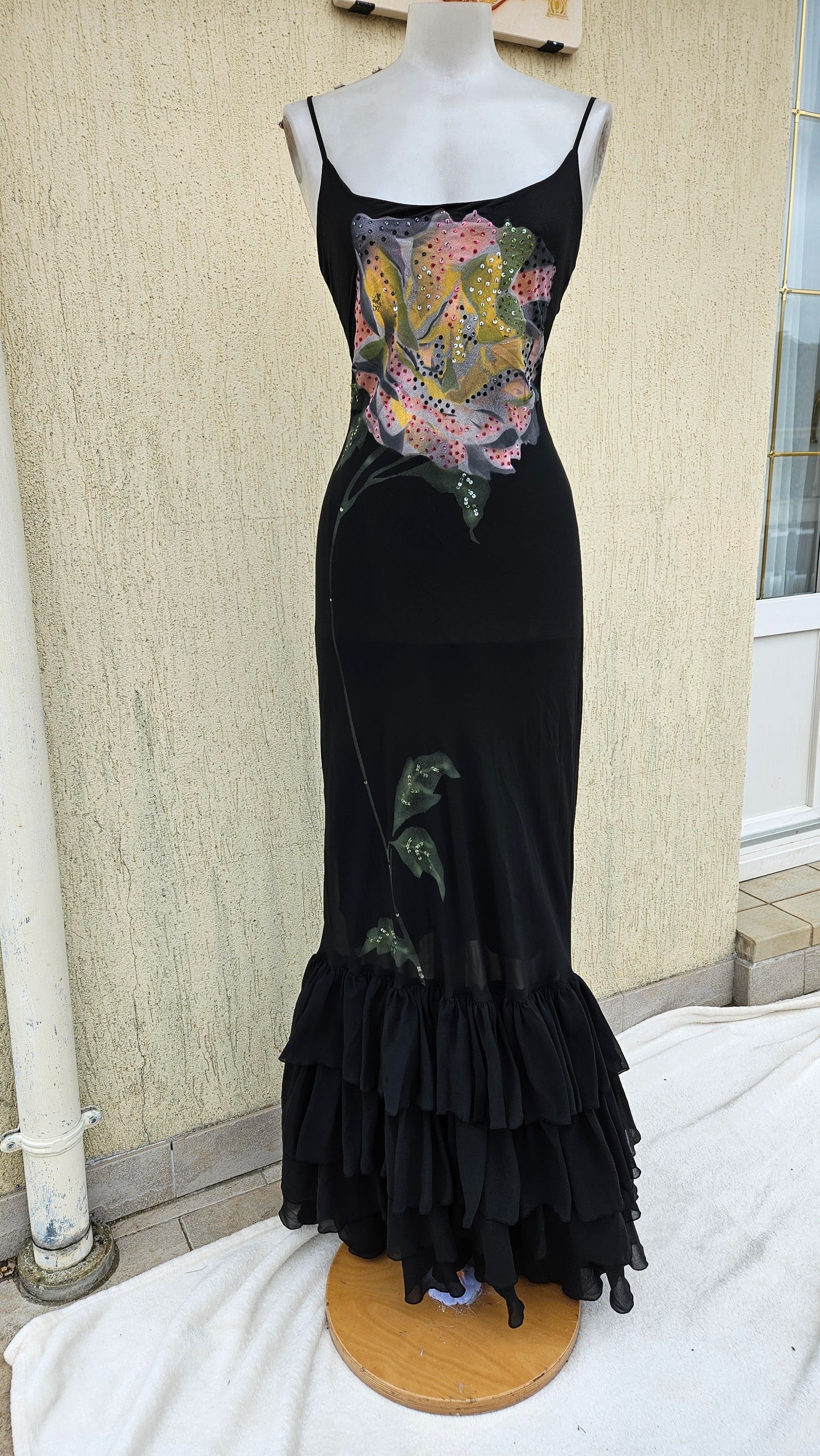 Robe en voile détails fleurs et broderies