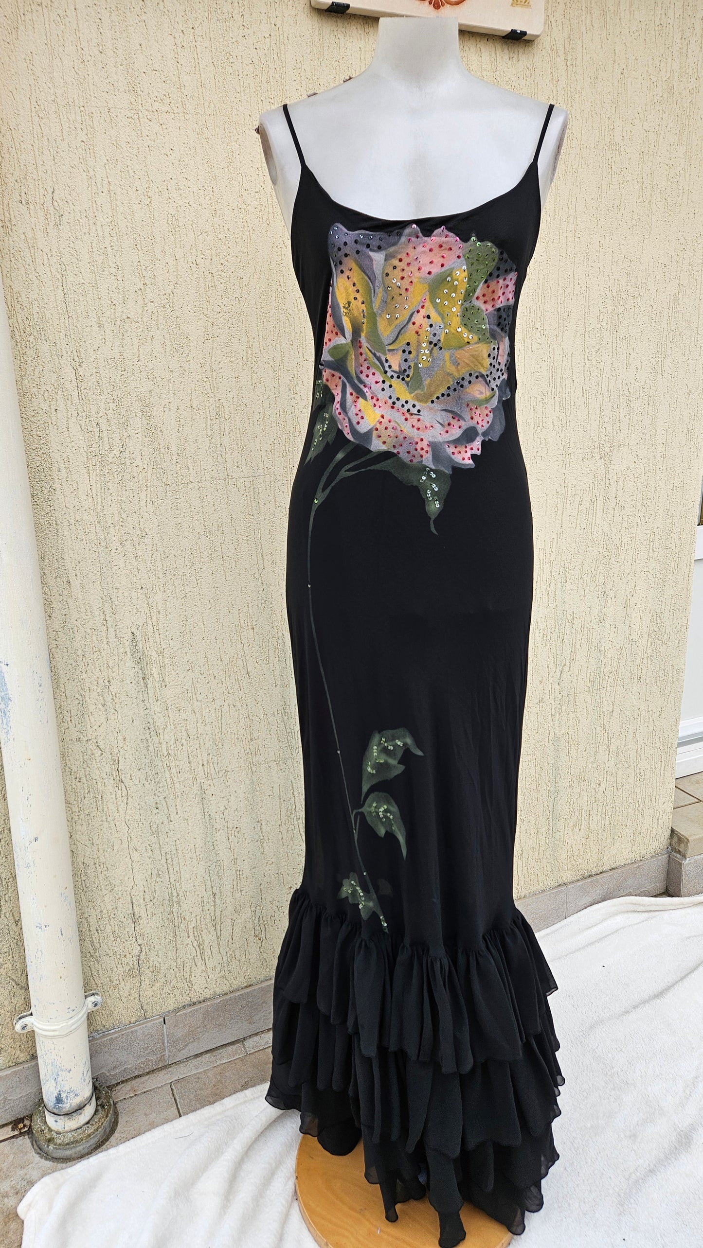Robe en voile détails fleurs et broderies