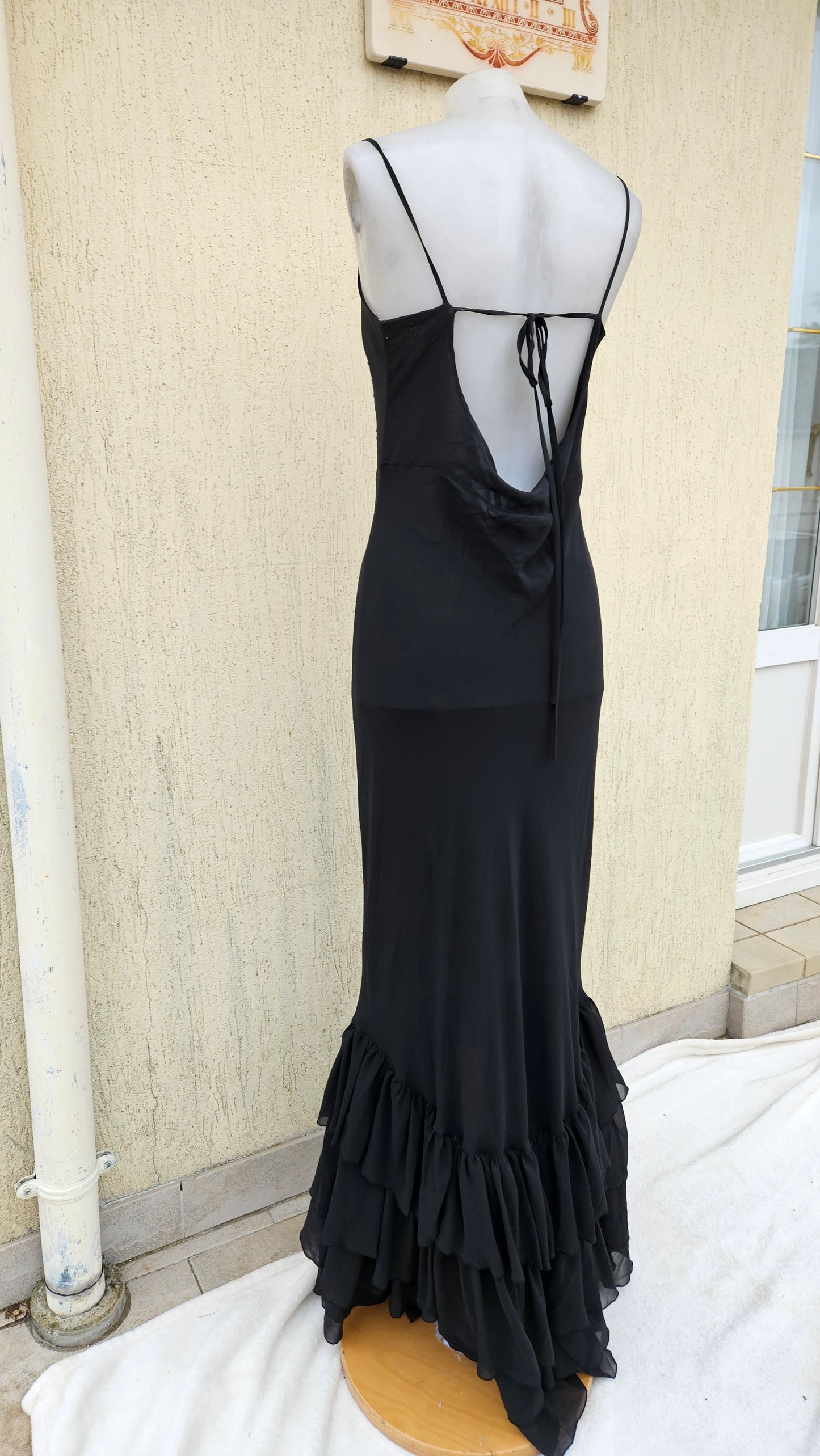Robe en voile détails fleurs et broderies