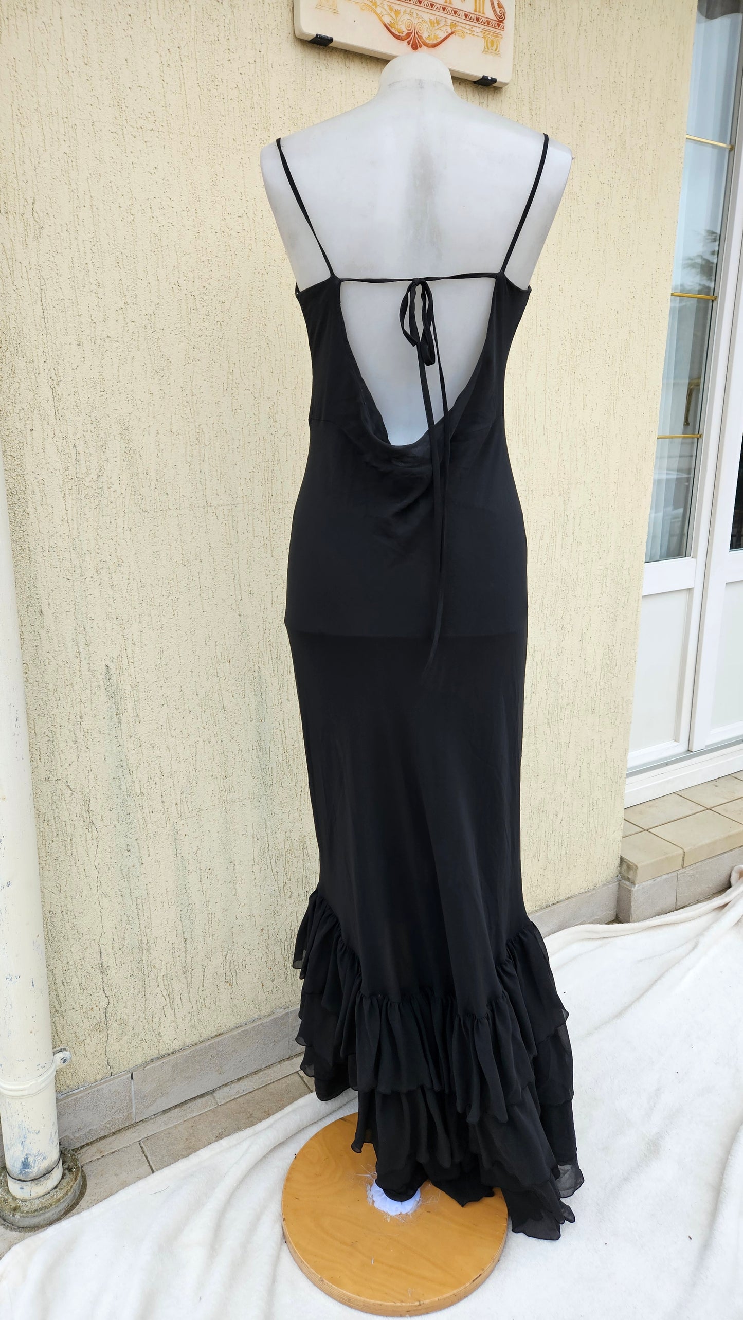 Robe en voile détails fleurs et broderies