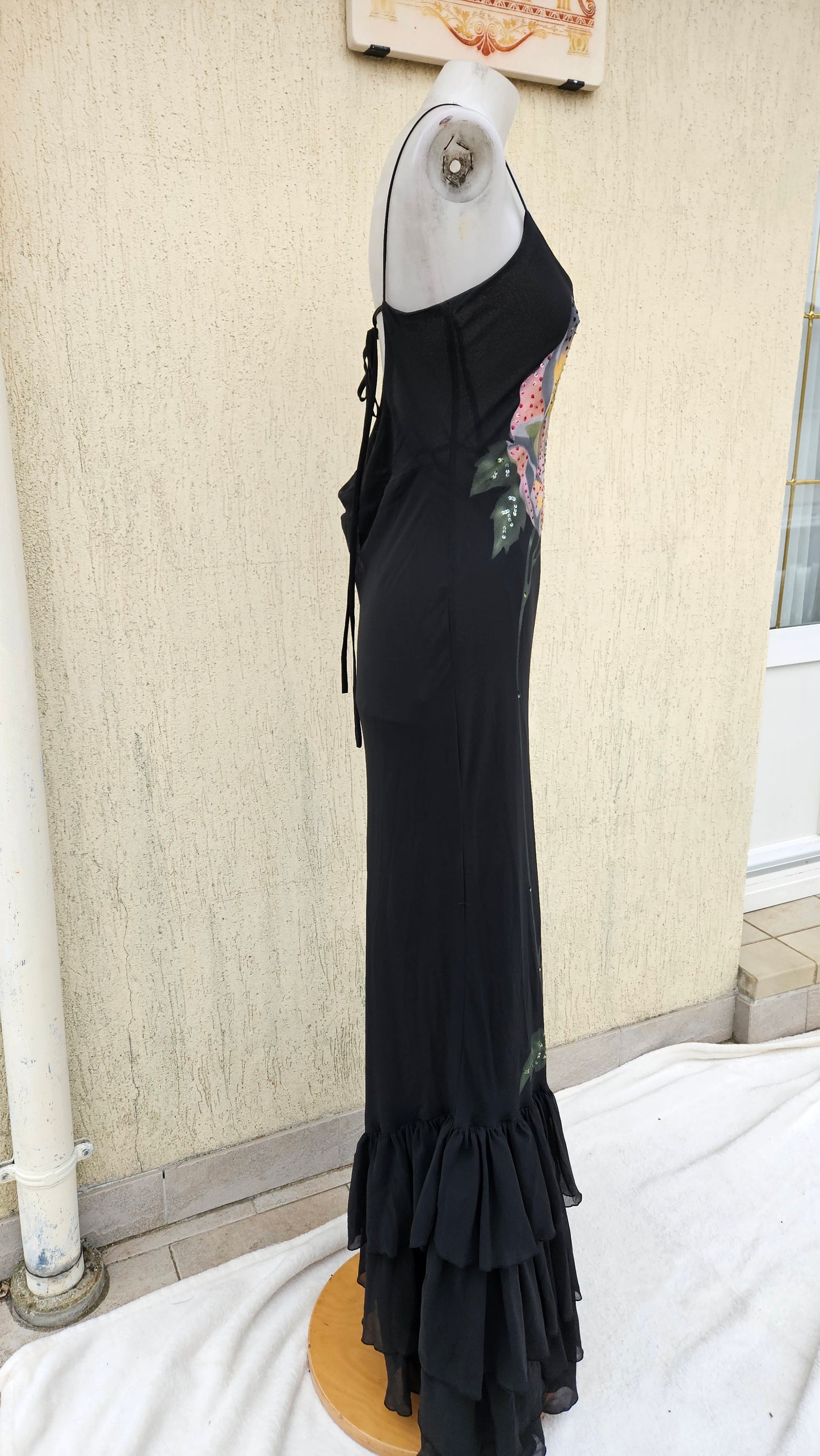 Robe en voile détails fleurs et broderies