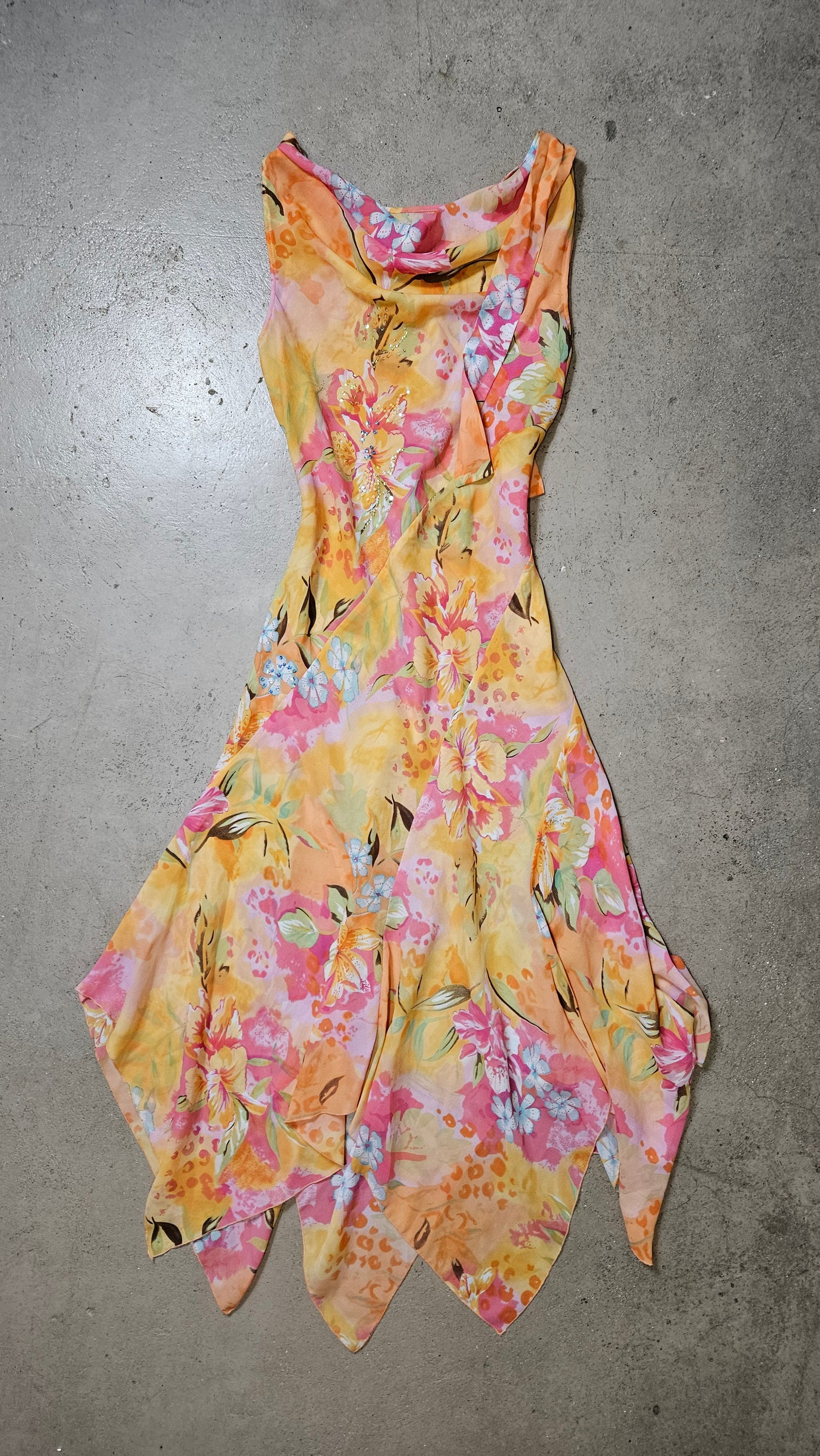 Robe asymétrique en voile tons roses et orange