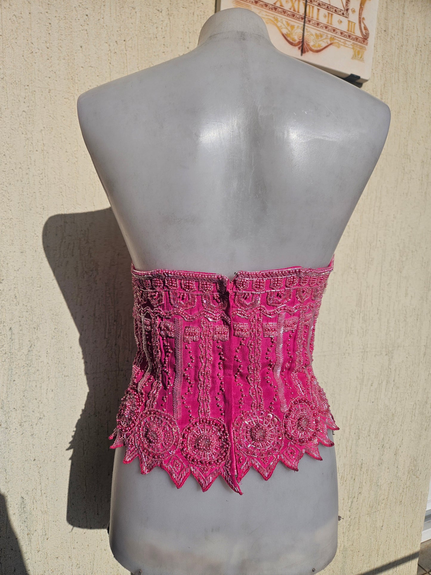Corsé rosa bordado