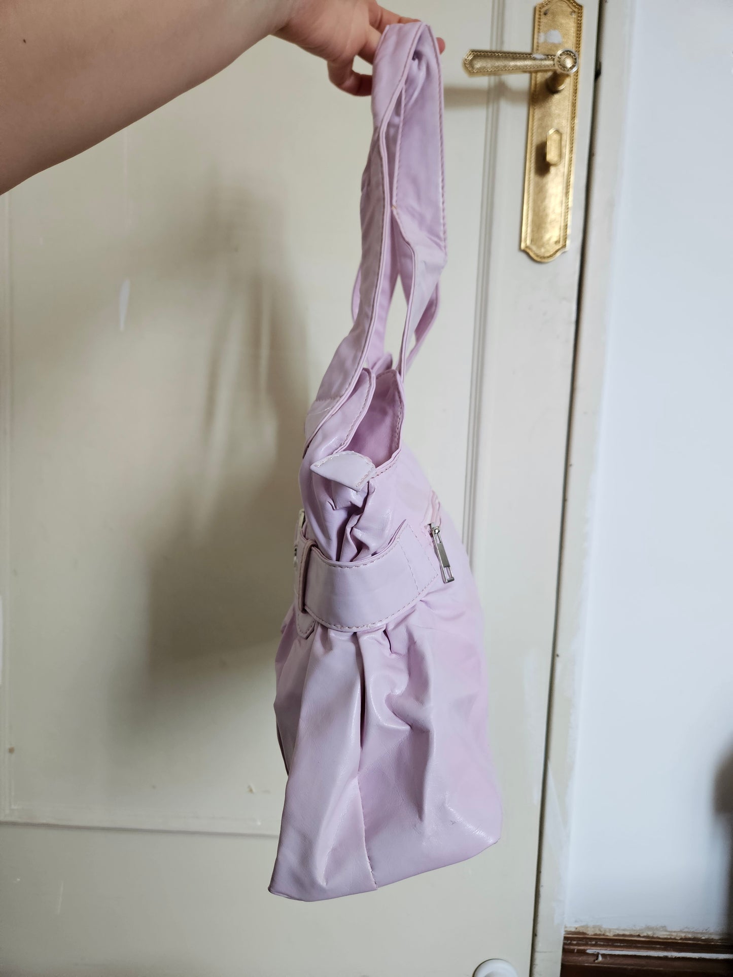 Sac en similicuir rose à boucle