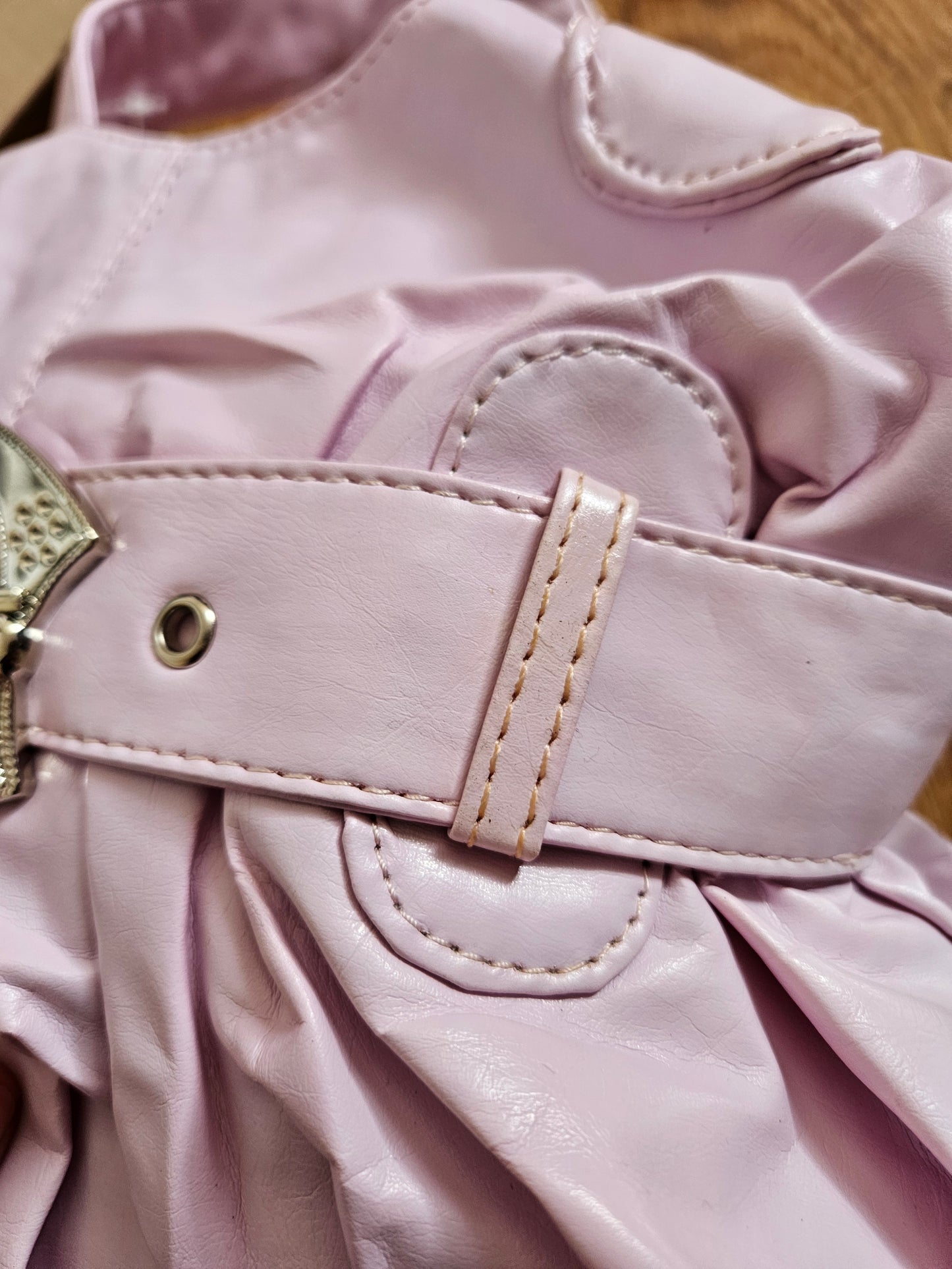 Sac en similicuir rose à boucle