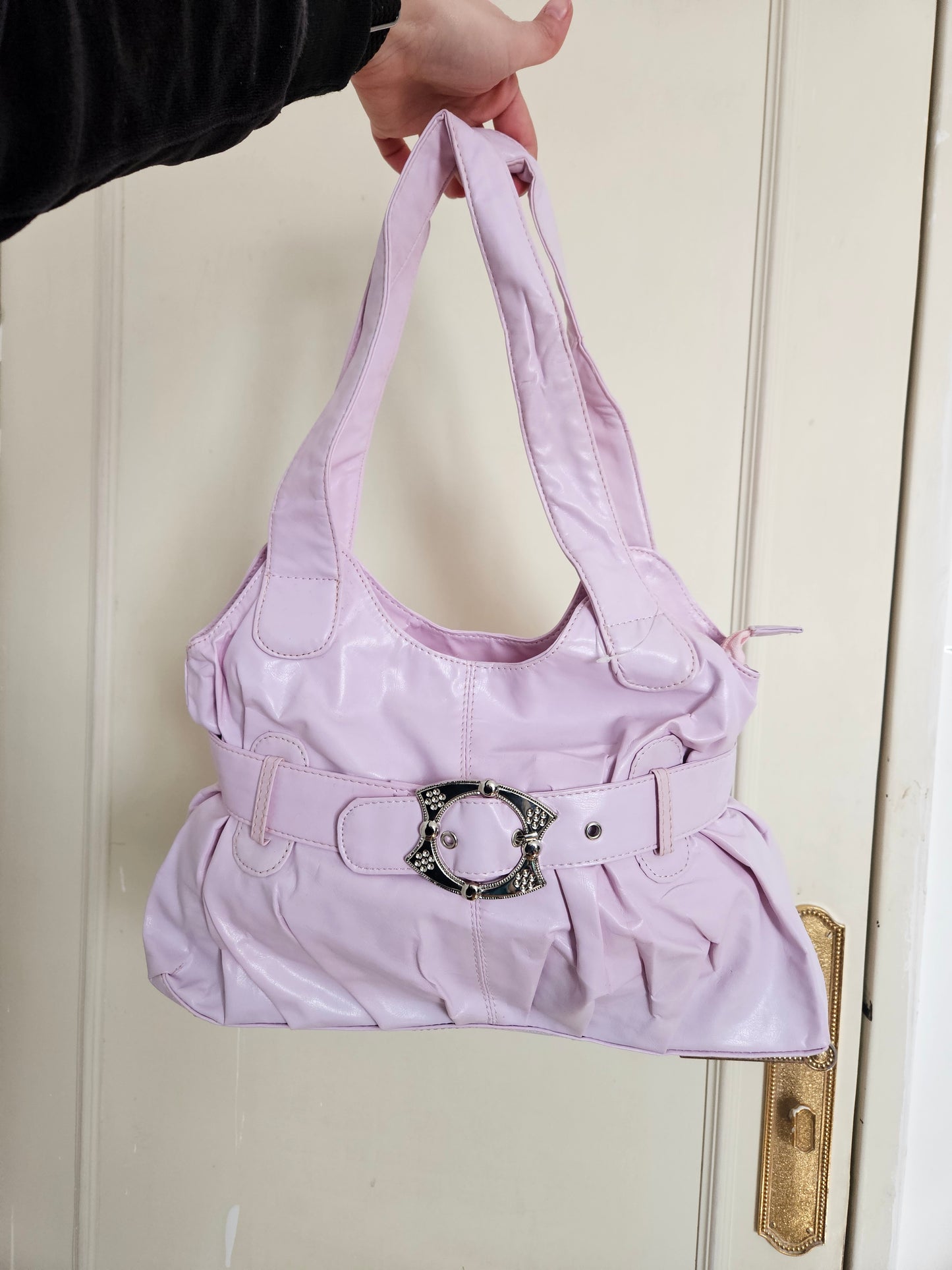 Sac en similicuir rose à boucle