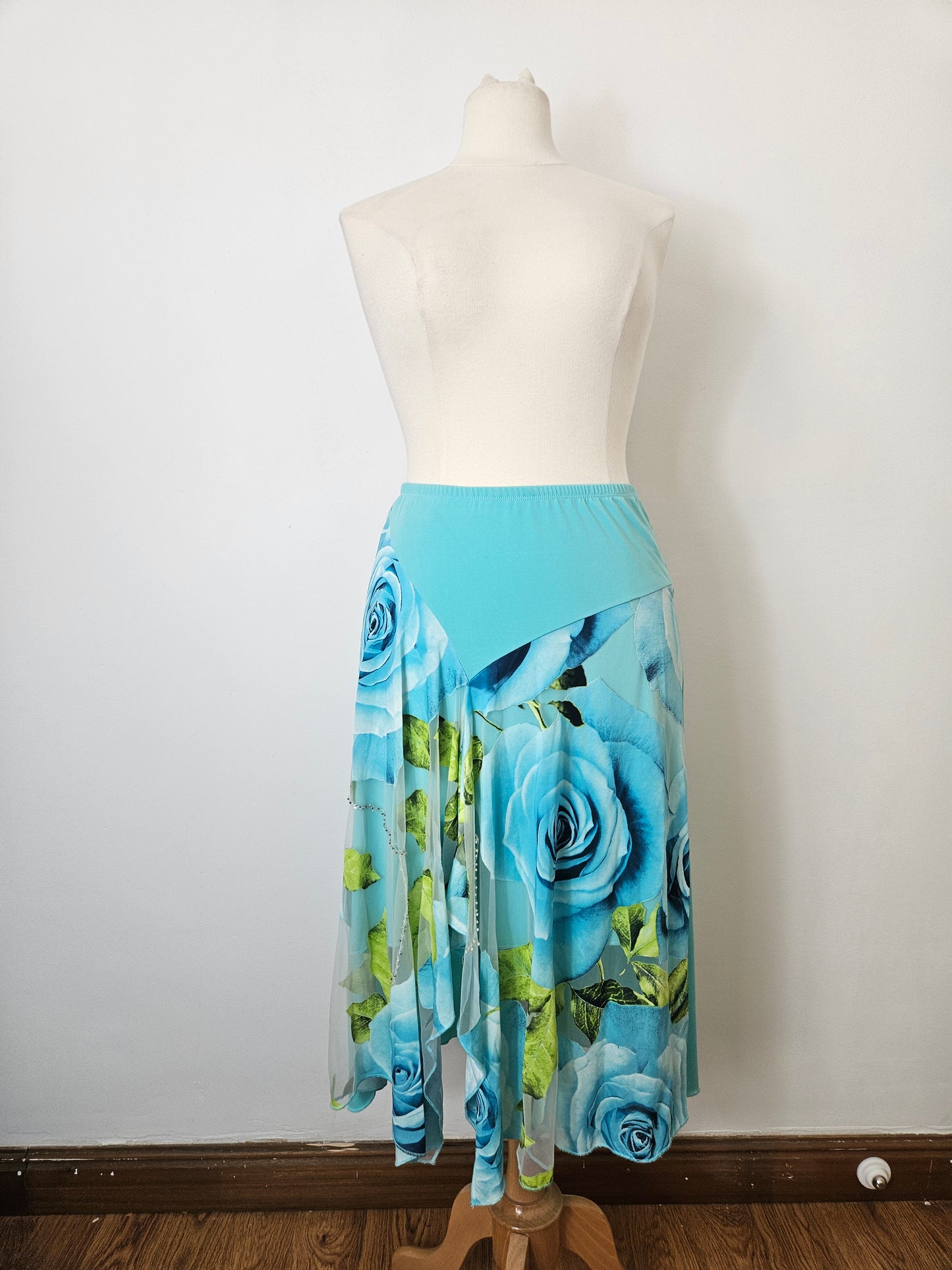Jupe asymétrique bleue motif florale (Copie)