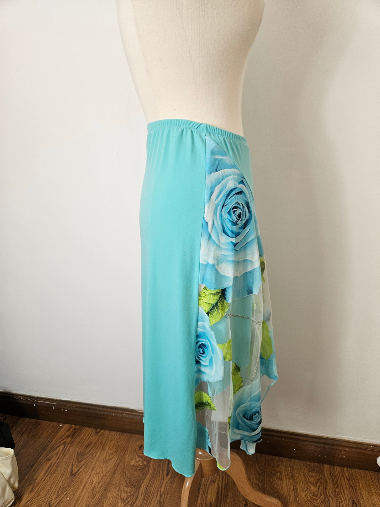 Jupe asymétrique bleue motif florale (Copie)