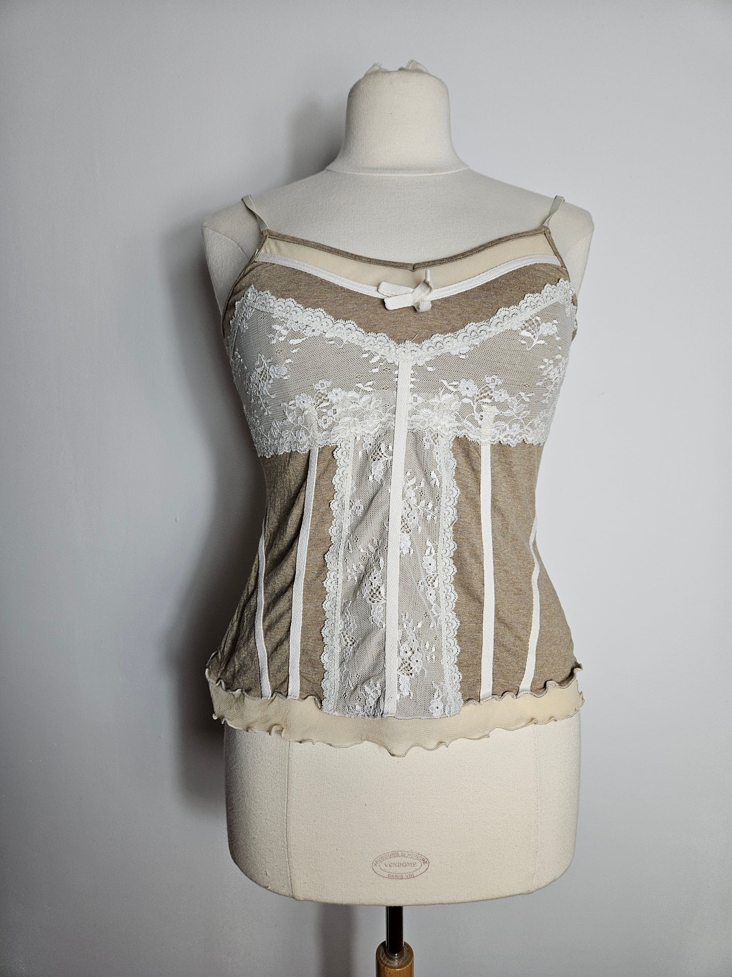 Haut marron détails dentelle