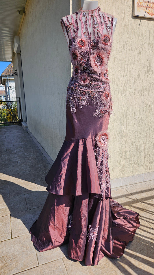 Maxivestido rosa bordado