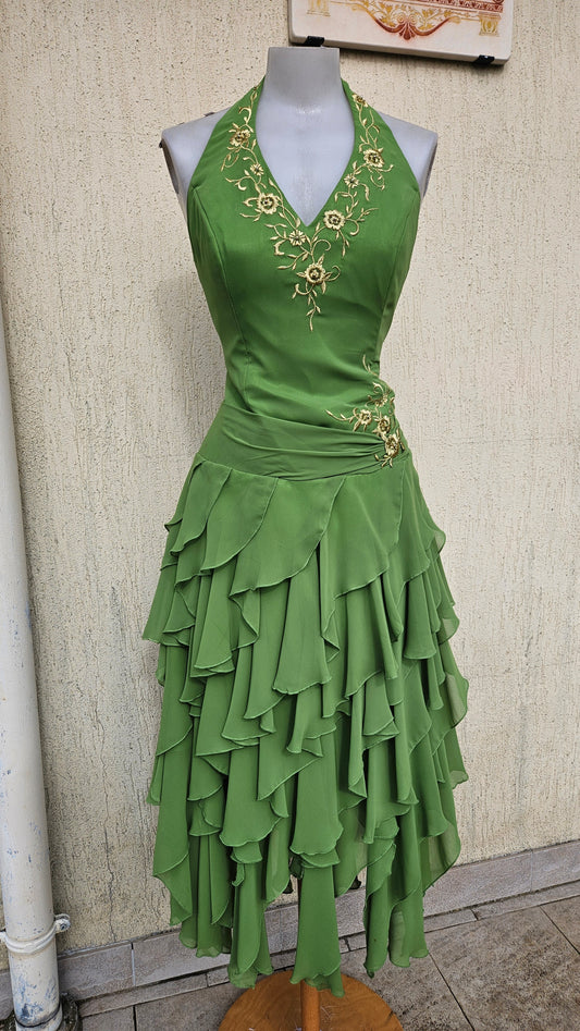 Vintage olive green halter dress with gold floral embroidery and tiered ruffled skirt. Perfect Y2K prom or cocktail aesthetic. Keywords: vintage dress, ruffled.