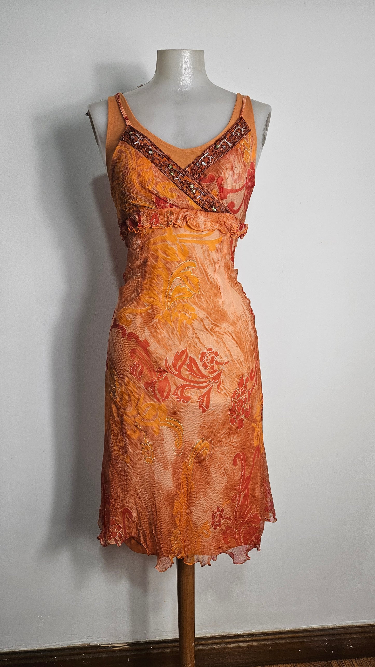 Robe en soie fleurie tons oranges