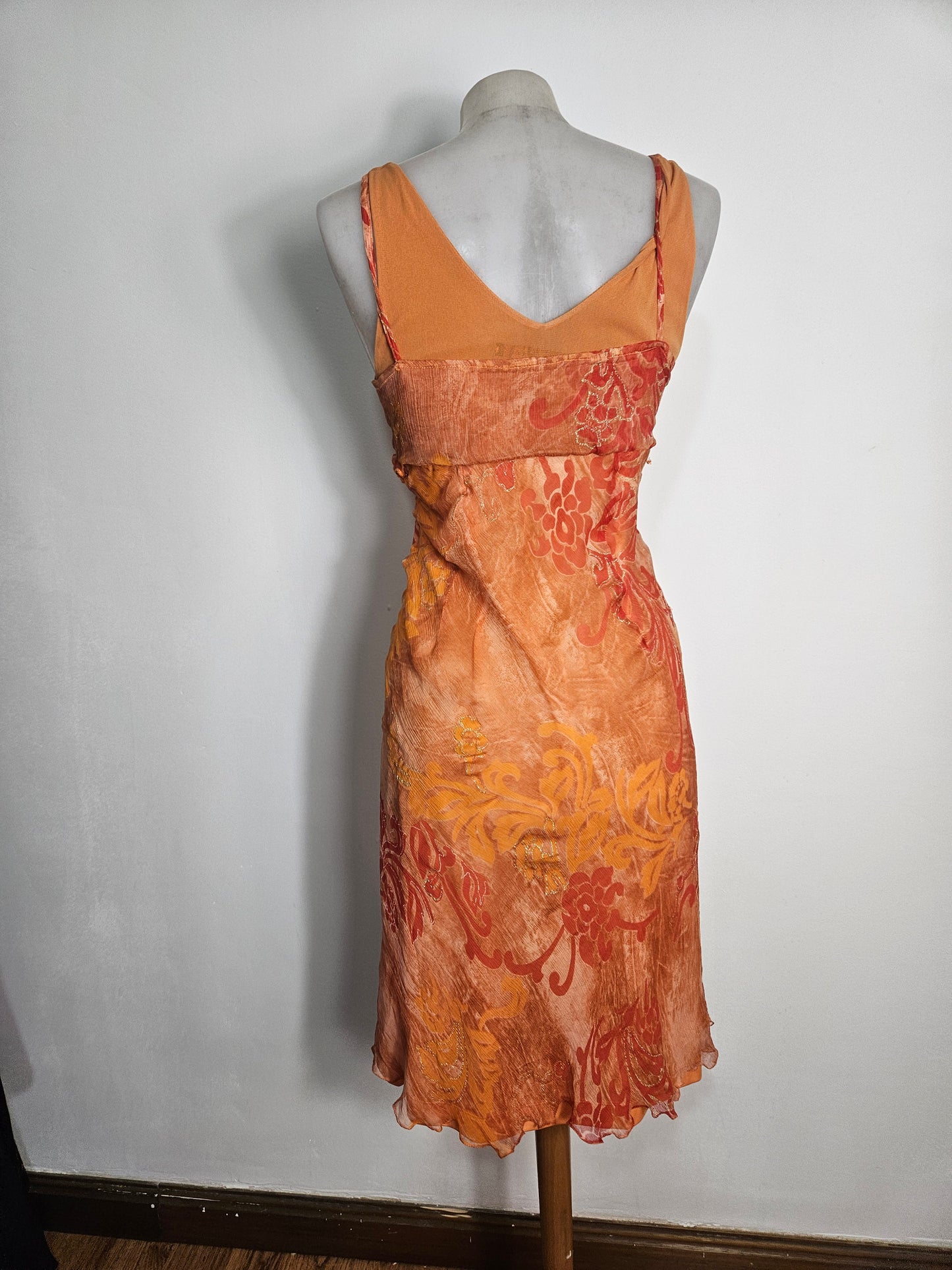 Robe en soie fleurie tons oranges