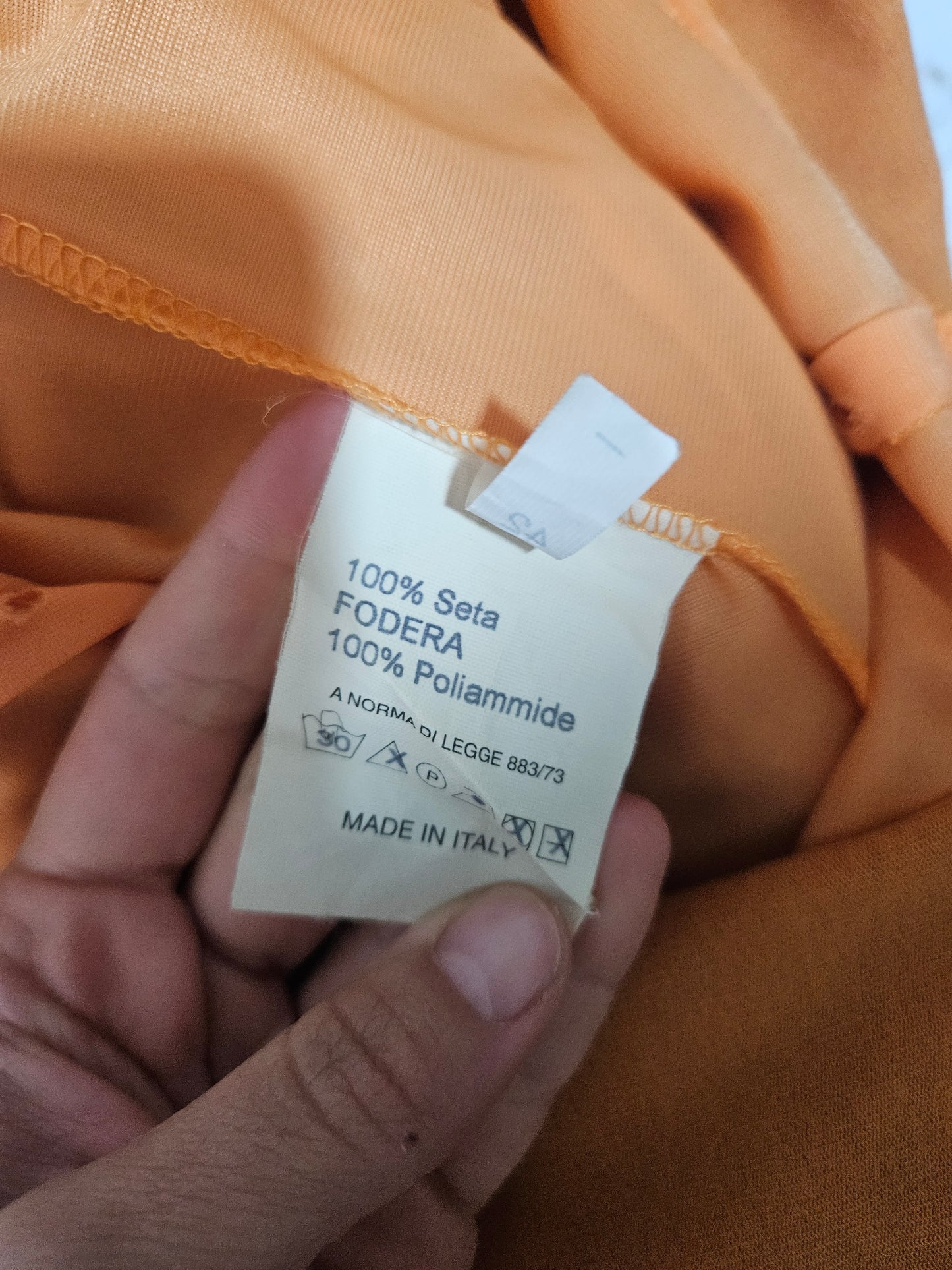 Robe en soie fleurie tons oranges