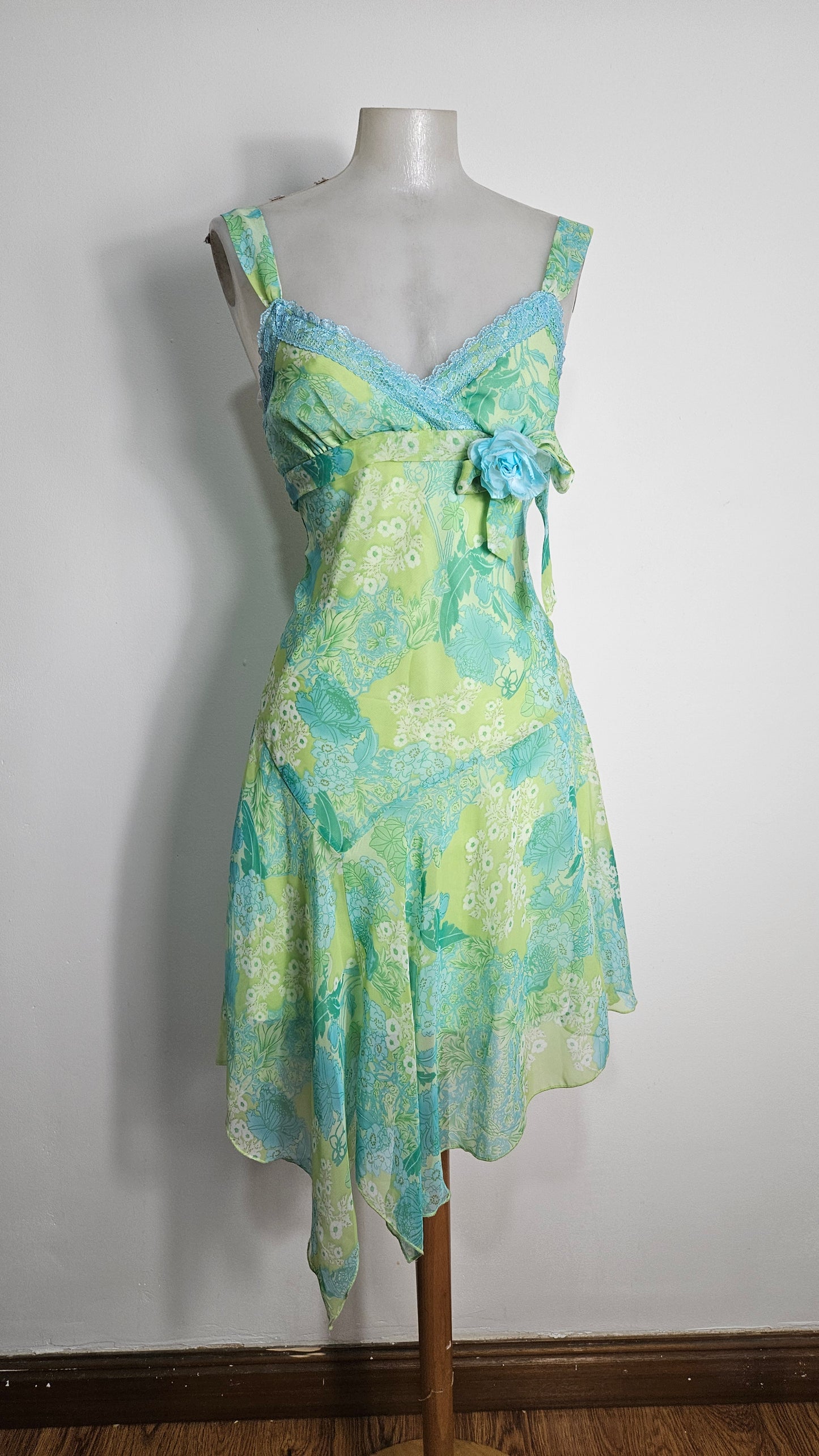 Robe en voile fleuri bleu et vert