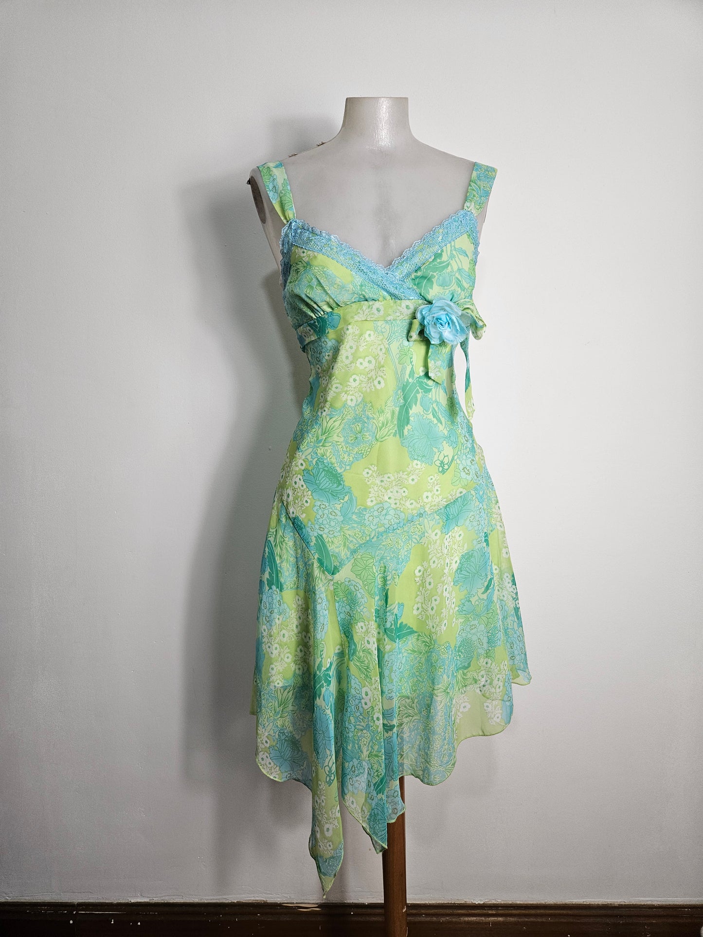 Robe en voile fleuri bleu et vert