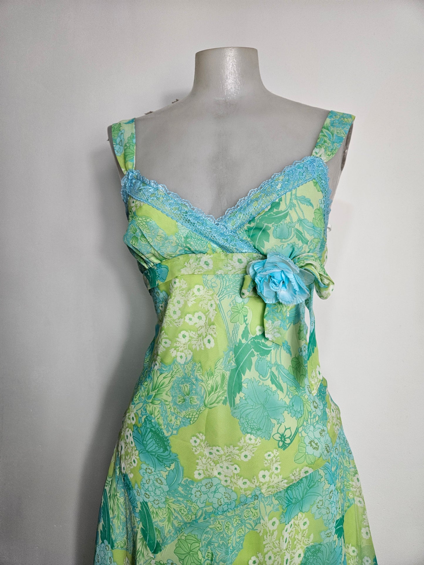 Robe en voile fleuri bleu et vert