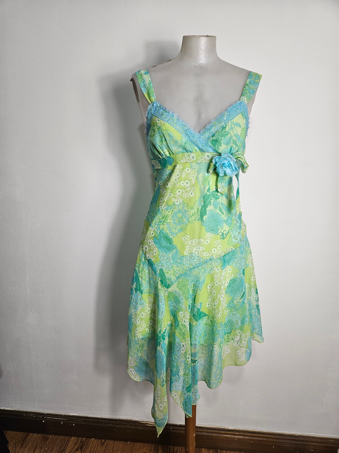 Robe en voile fleuri bleu et vert