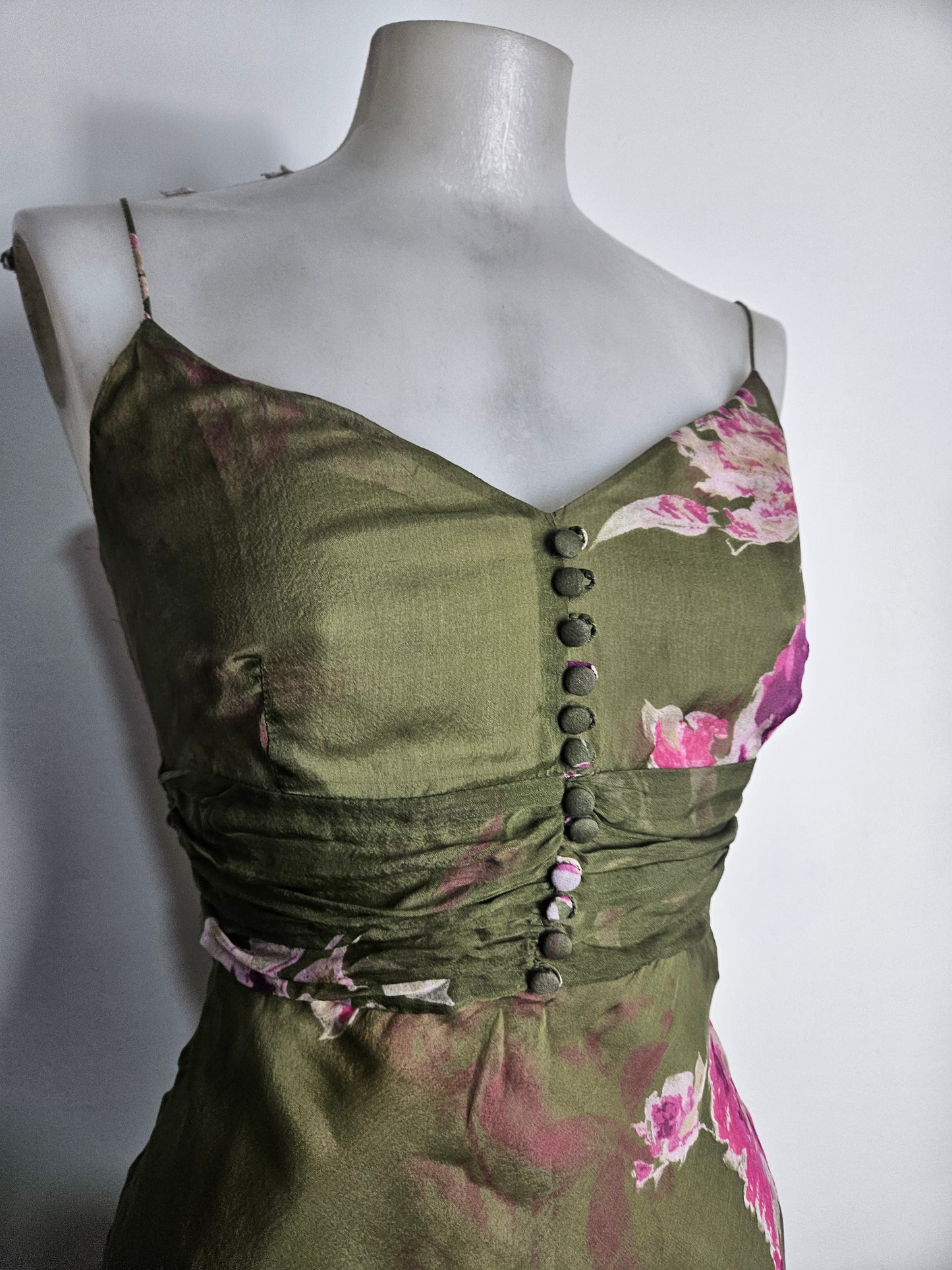 Robe fleurie verte en soie
