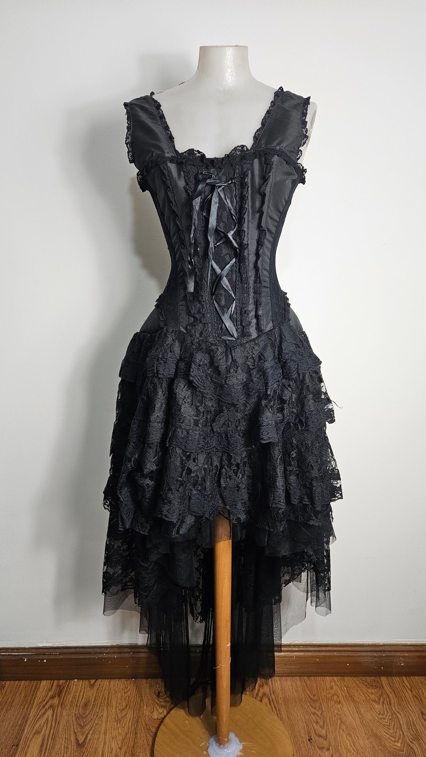 Vestido asimétrico negro Burleska