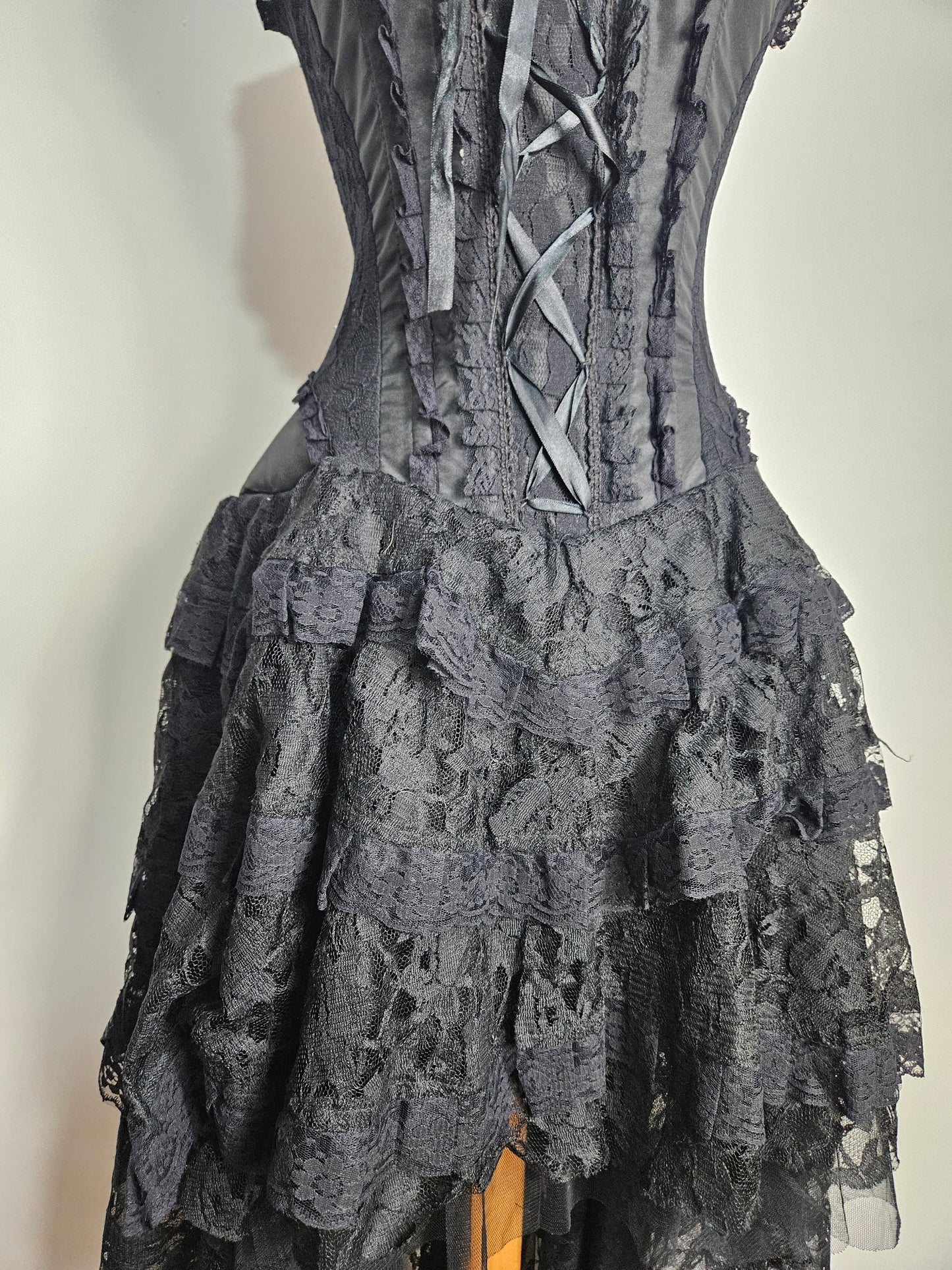 Vestido asimétrico negro Burleska