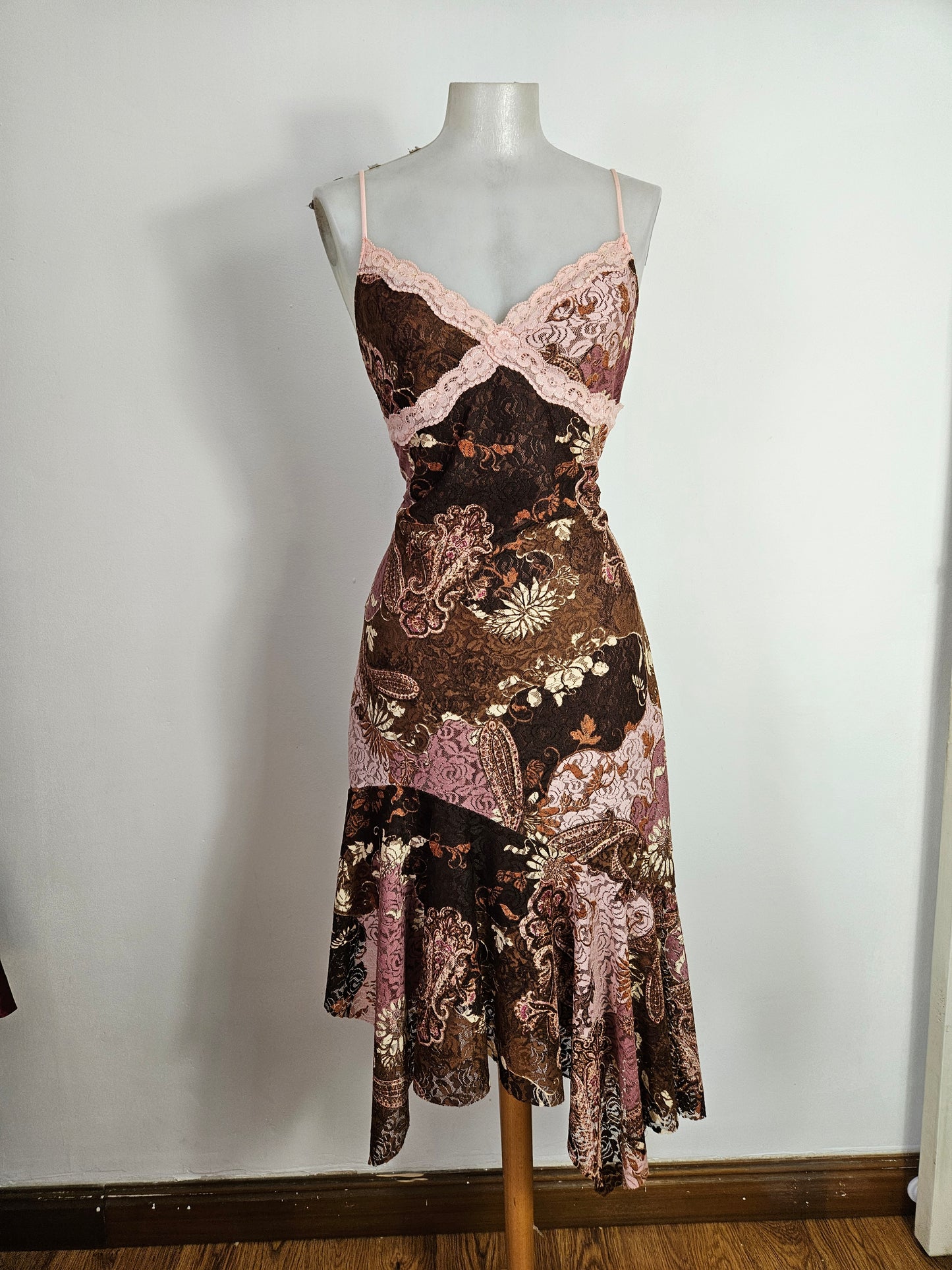 Floral lace asymmetric dress