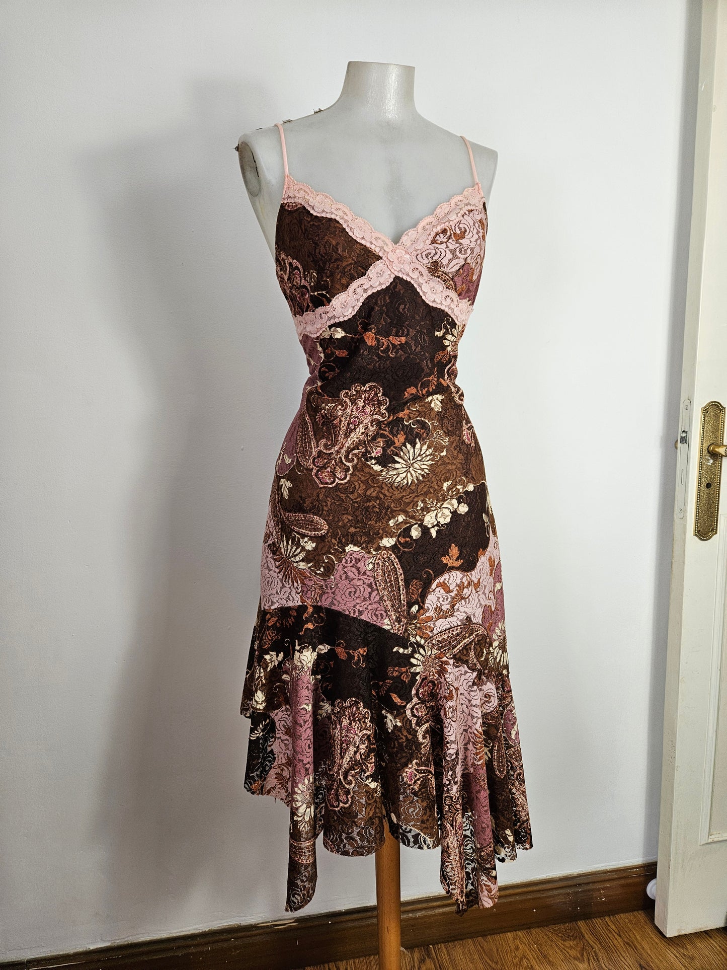 Floral lace asymmetric dress