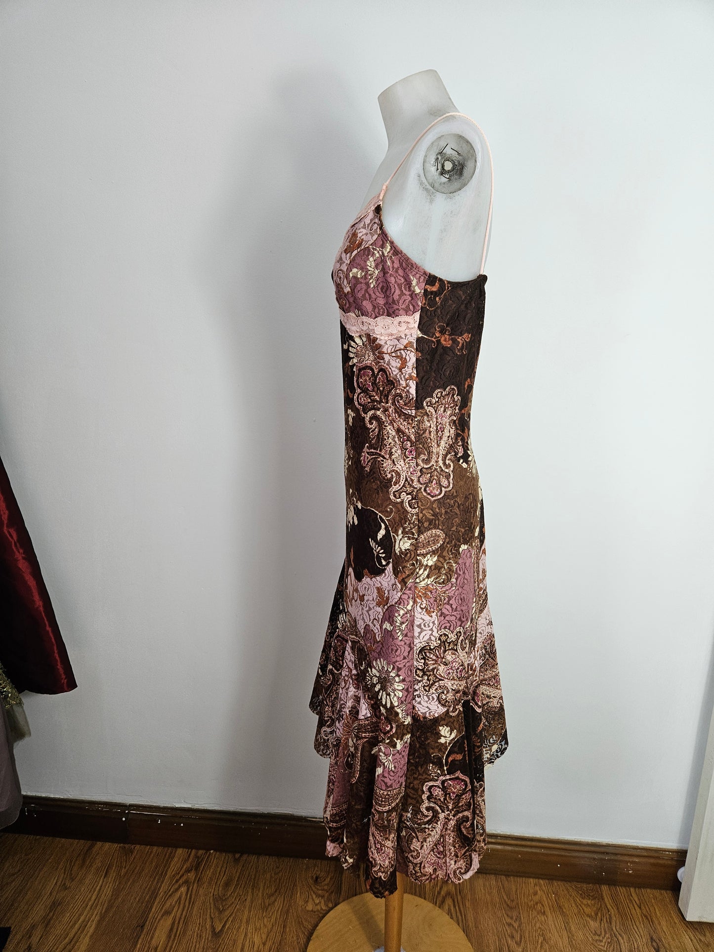 Floral lace asymmetric dress
