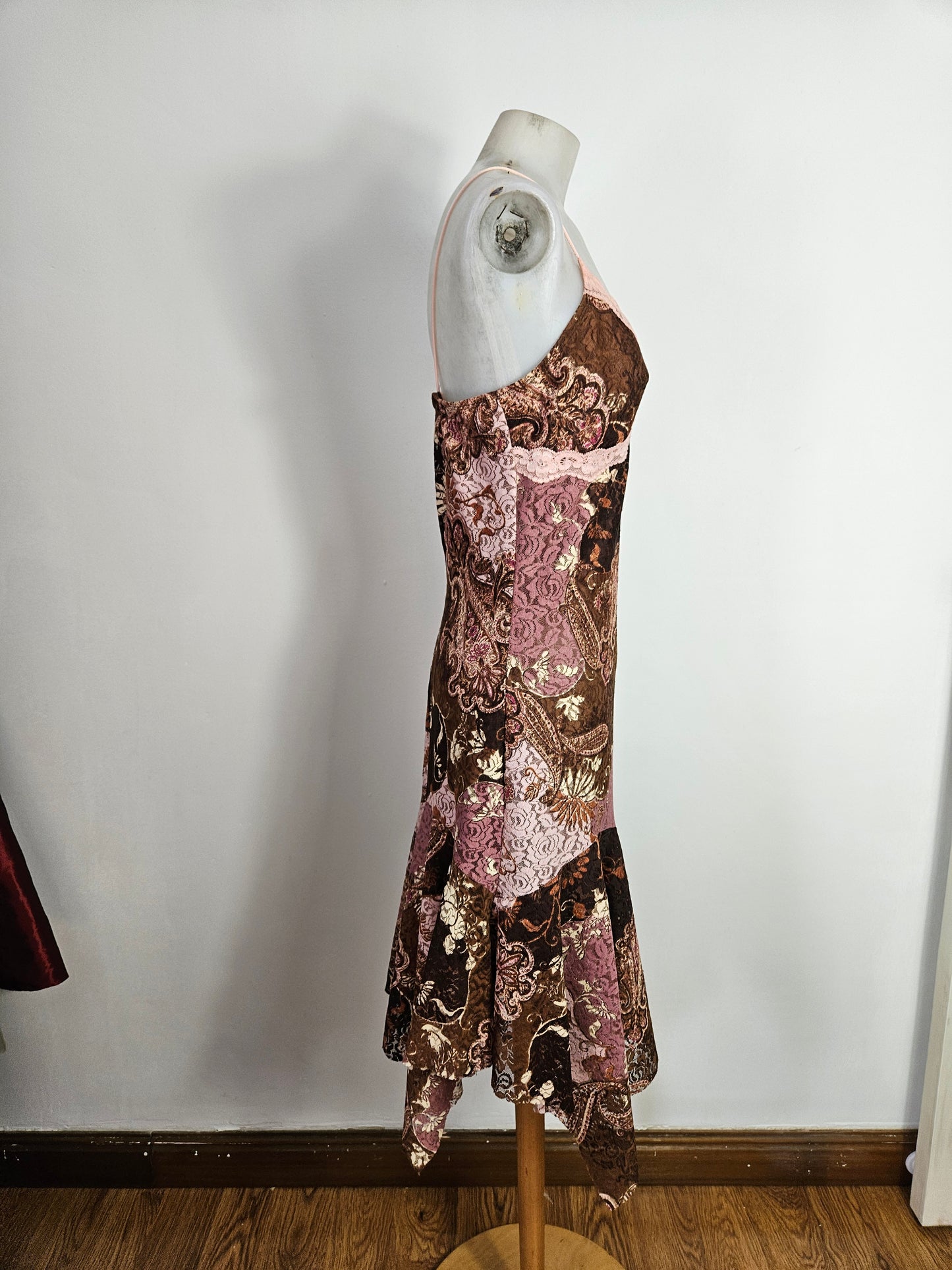 Floral lace asymmetric dress