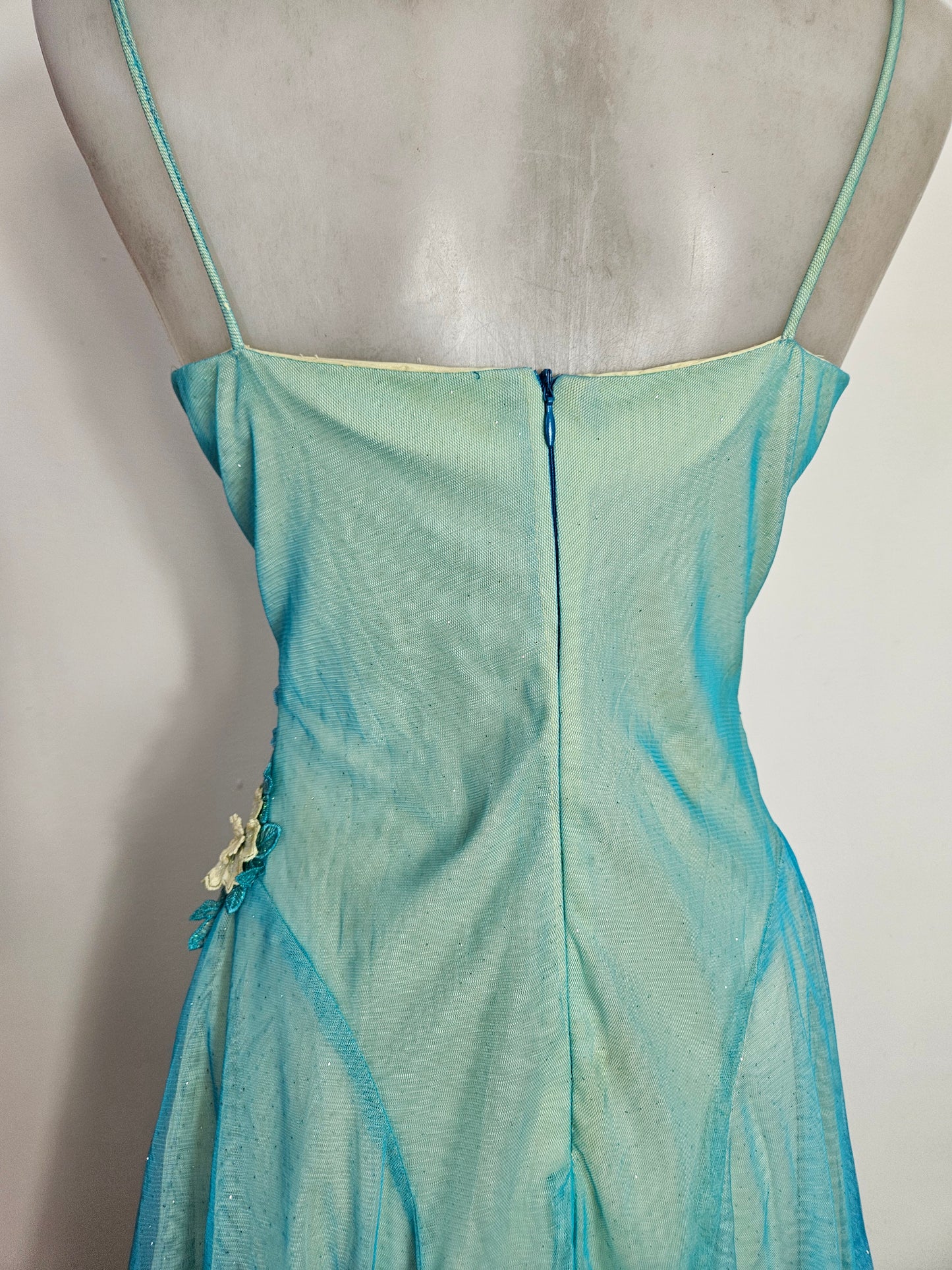 Vestido de gasa azul y verde