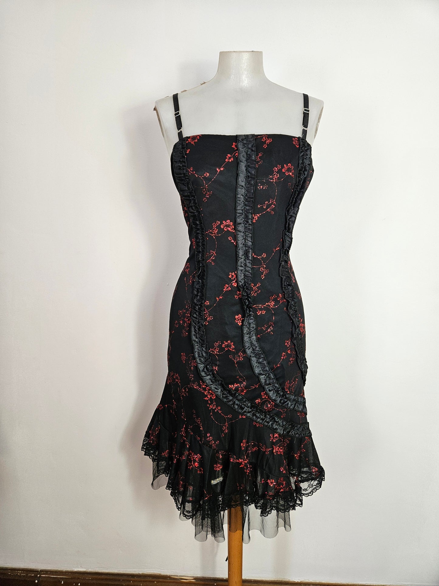 Girls' black and red vanilla dress