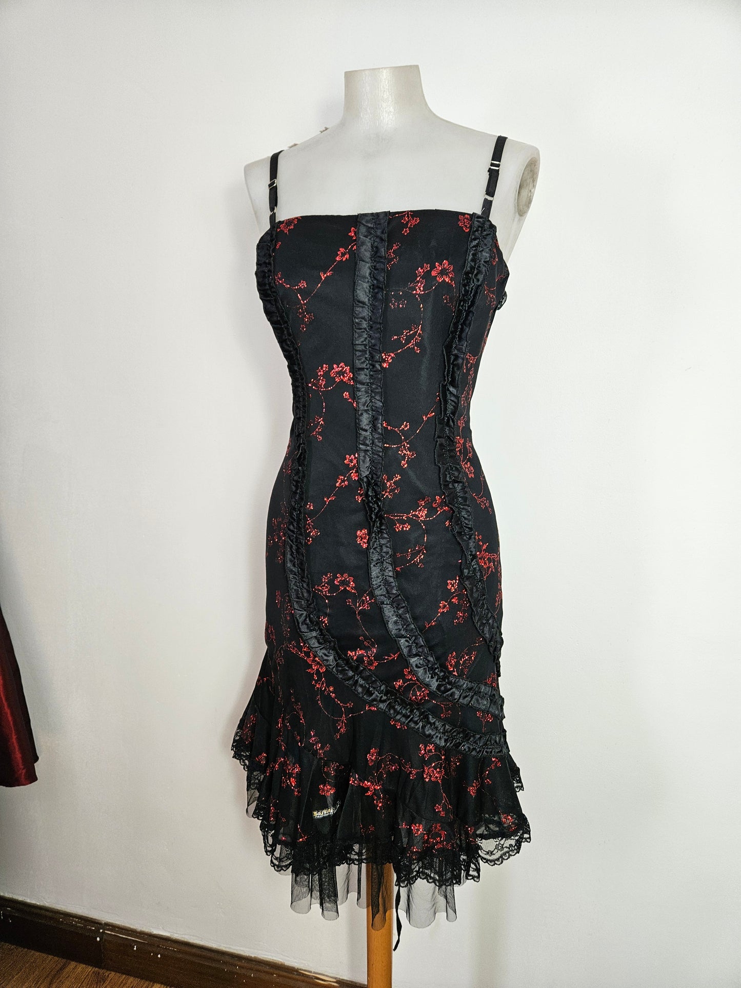 Girls' black and red vanilla dress