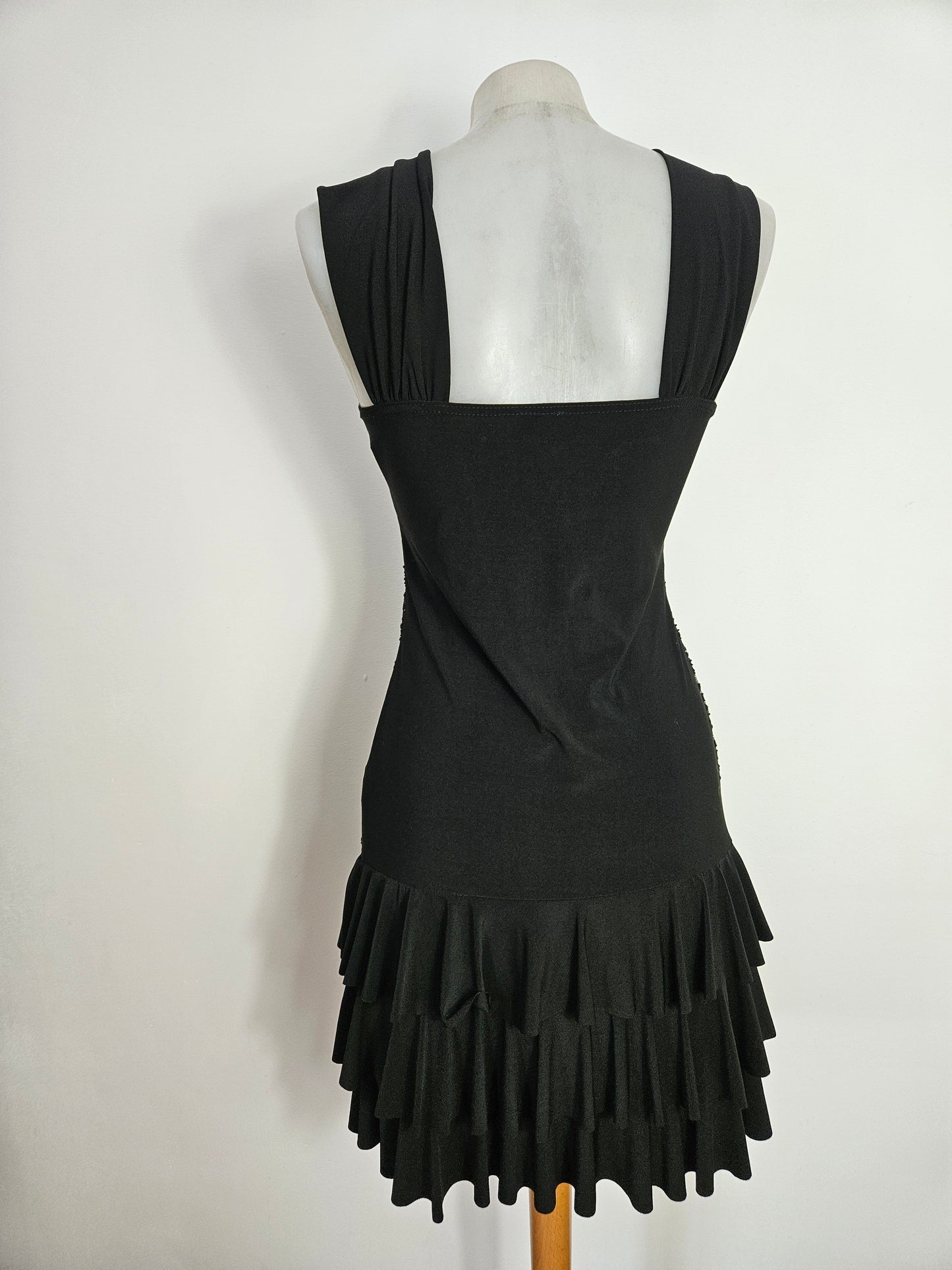 Vestido negro y beige con encaje y lentejuelas