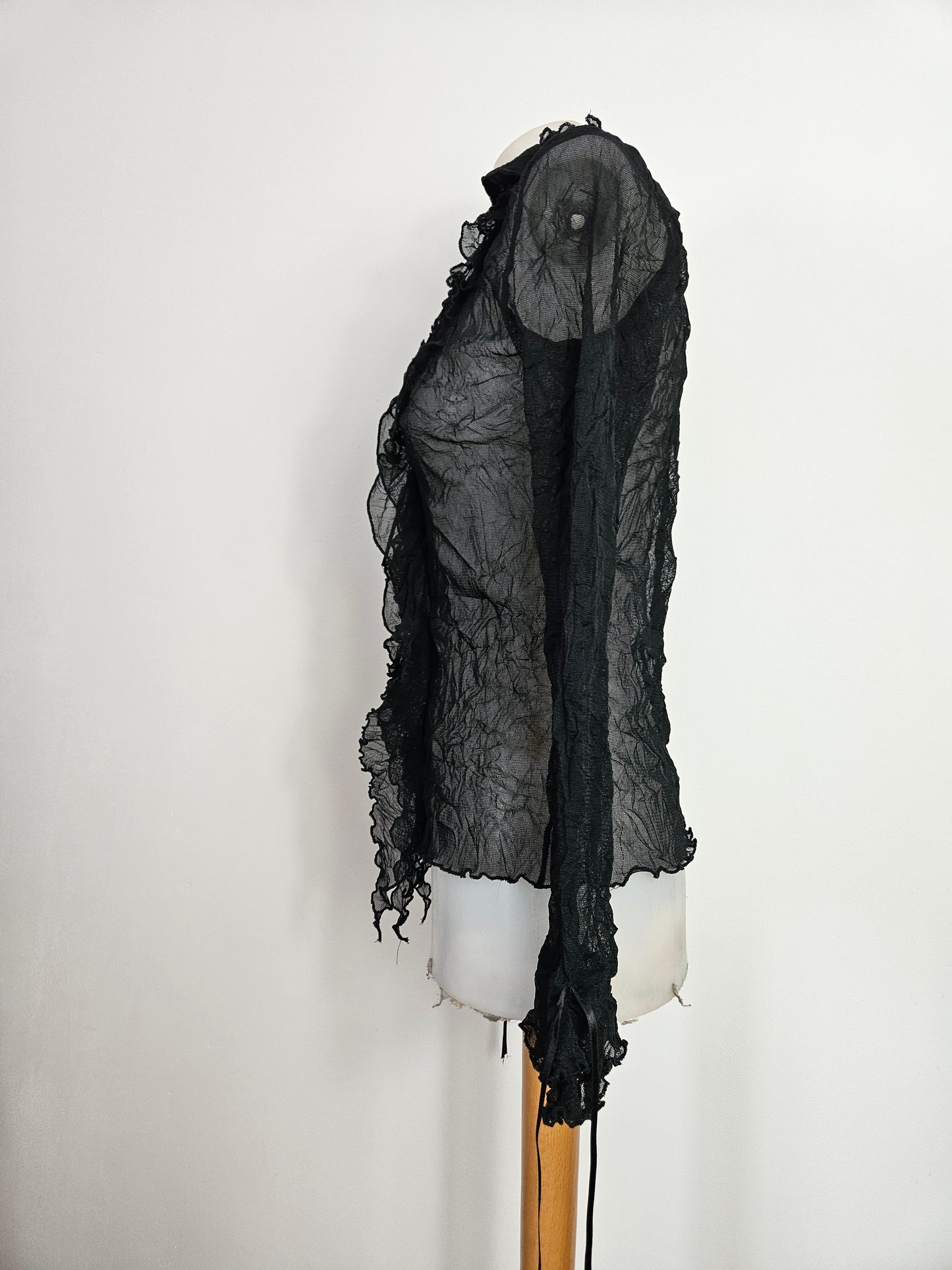 Haut en voile froissé noir